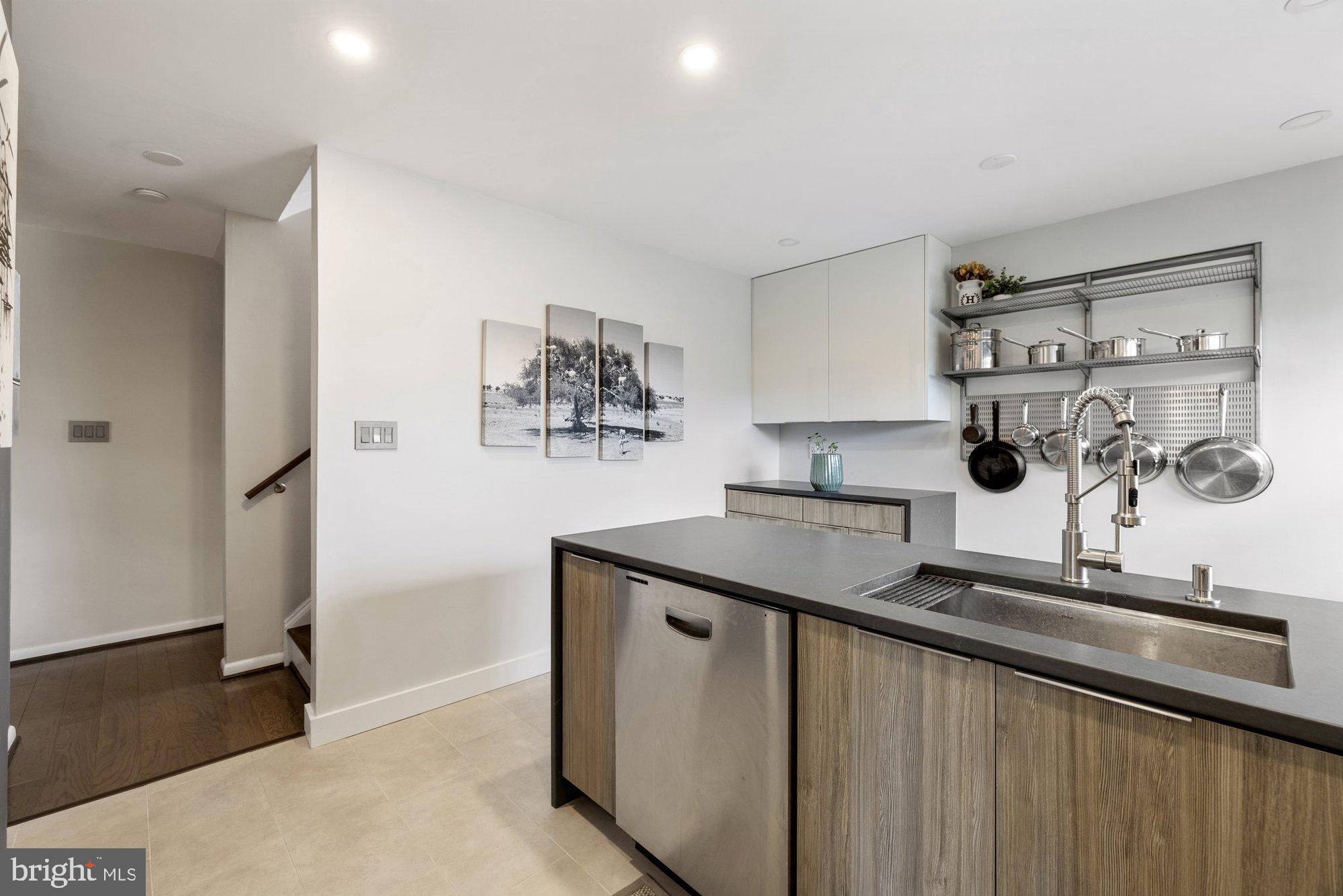 HARBOR POINT - Residential