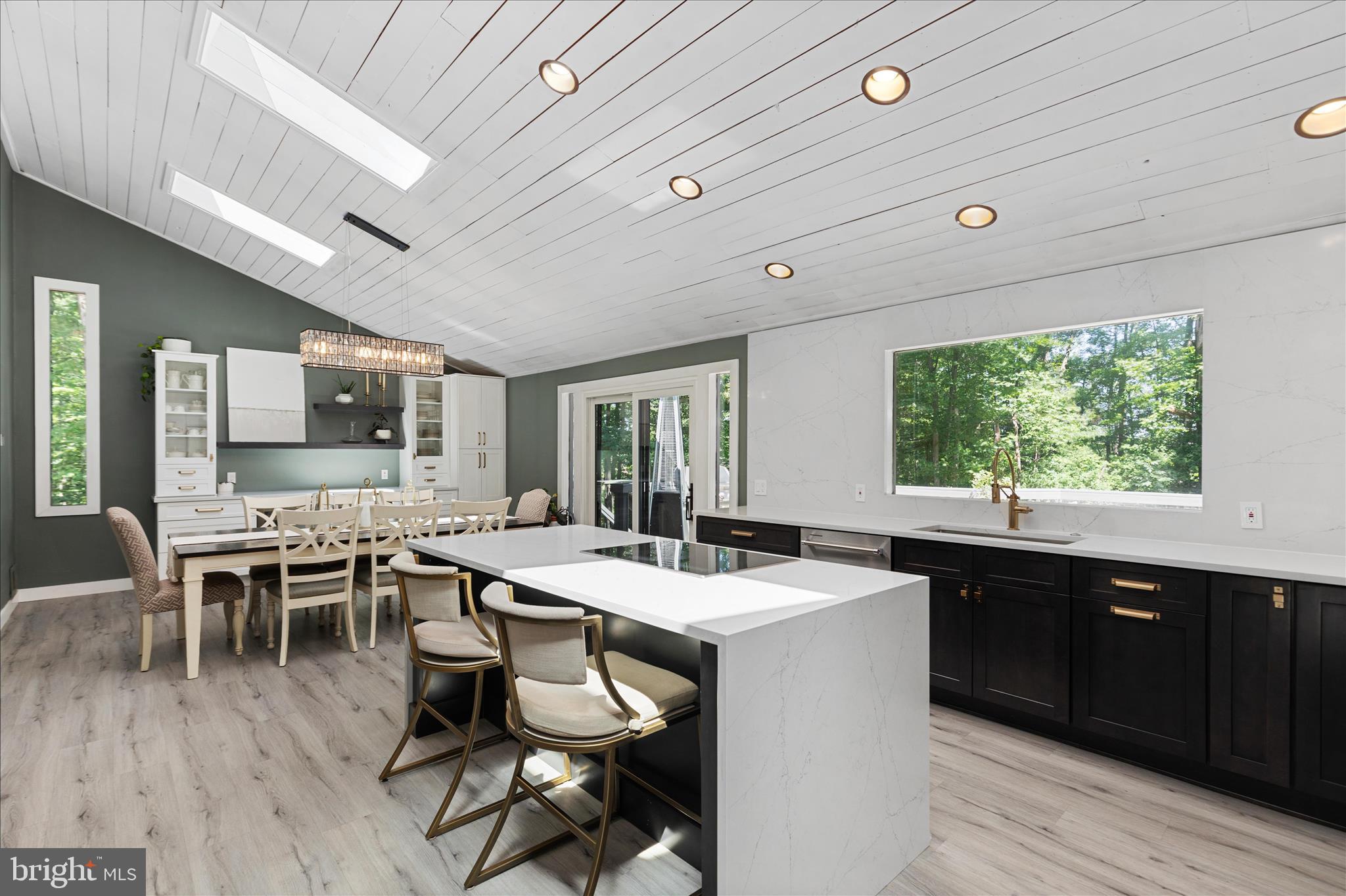 RESTON - Residential