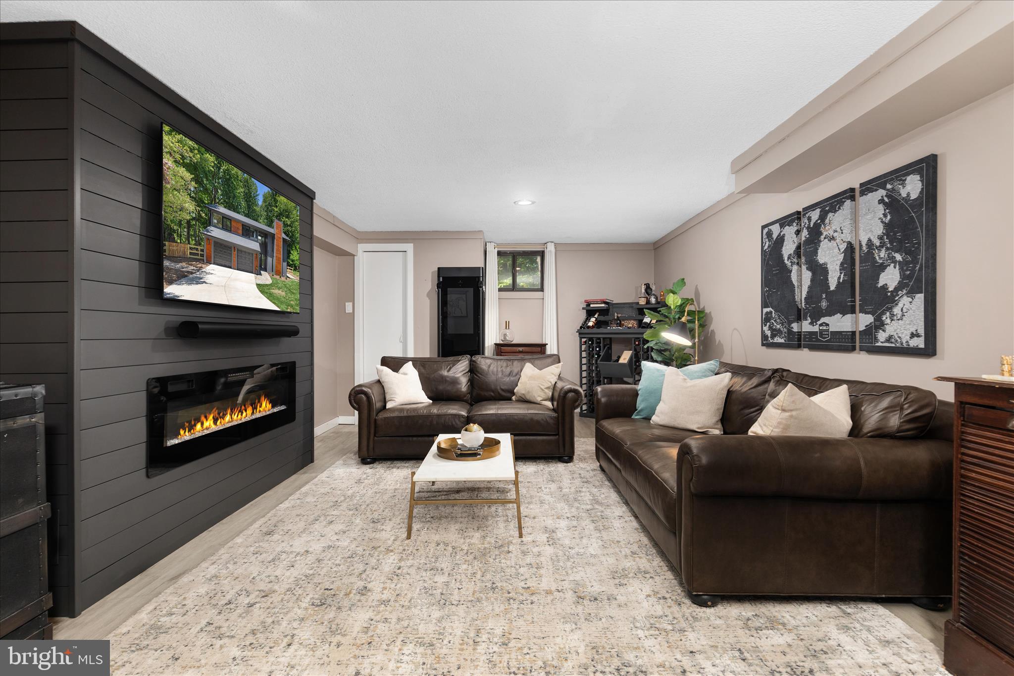 RESTON - Residential