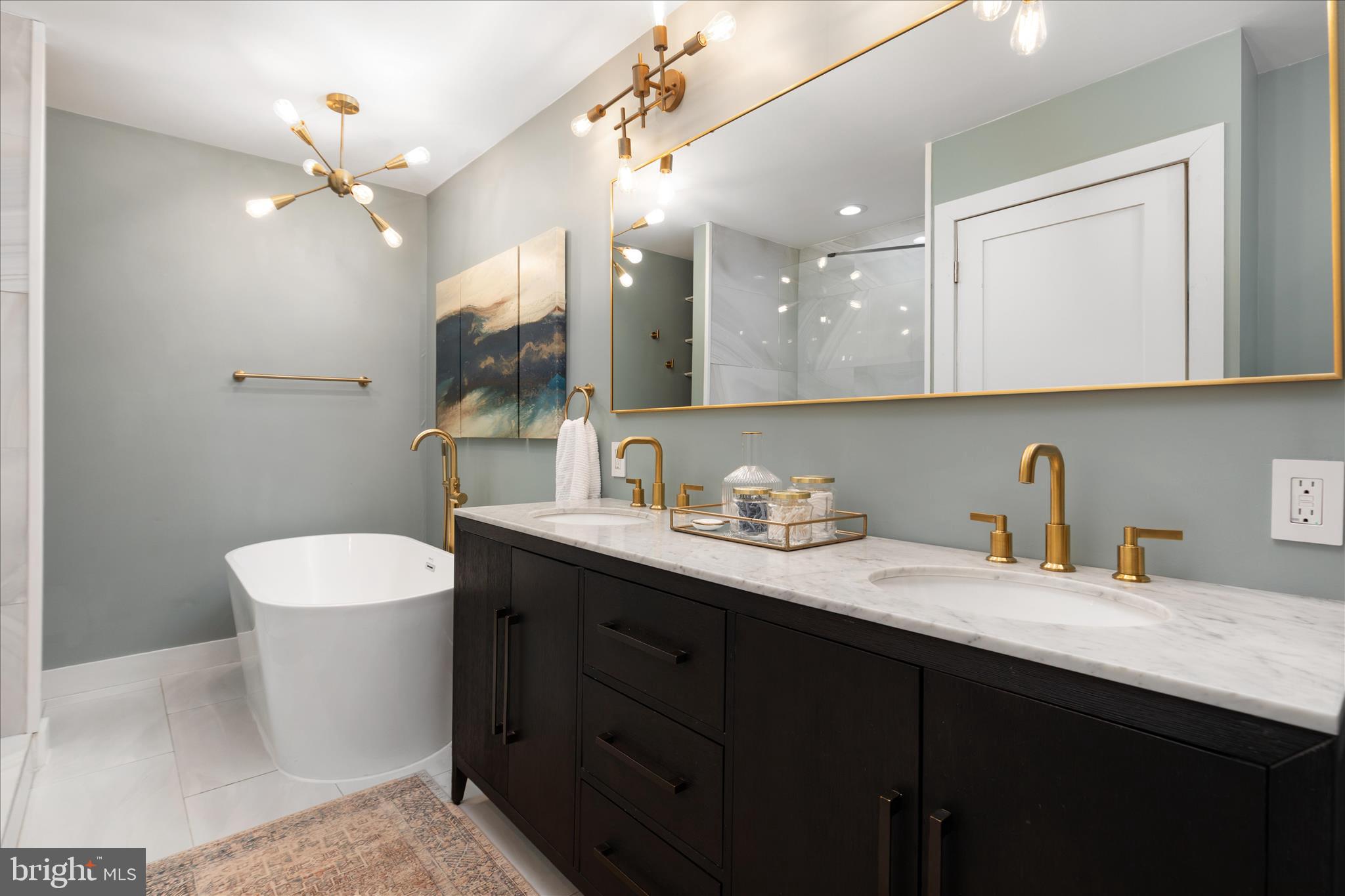 RESTON - Residential