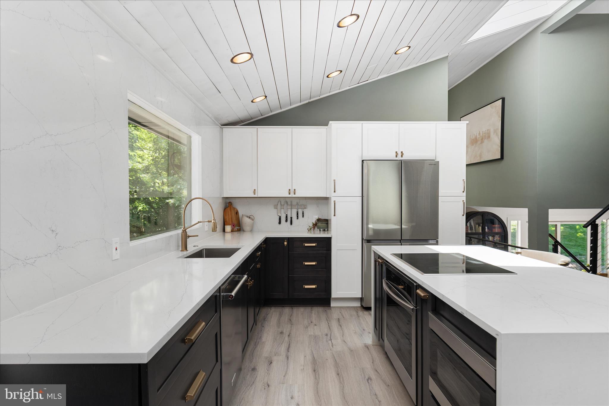 RESTON - Residential