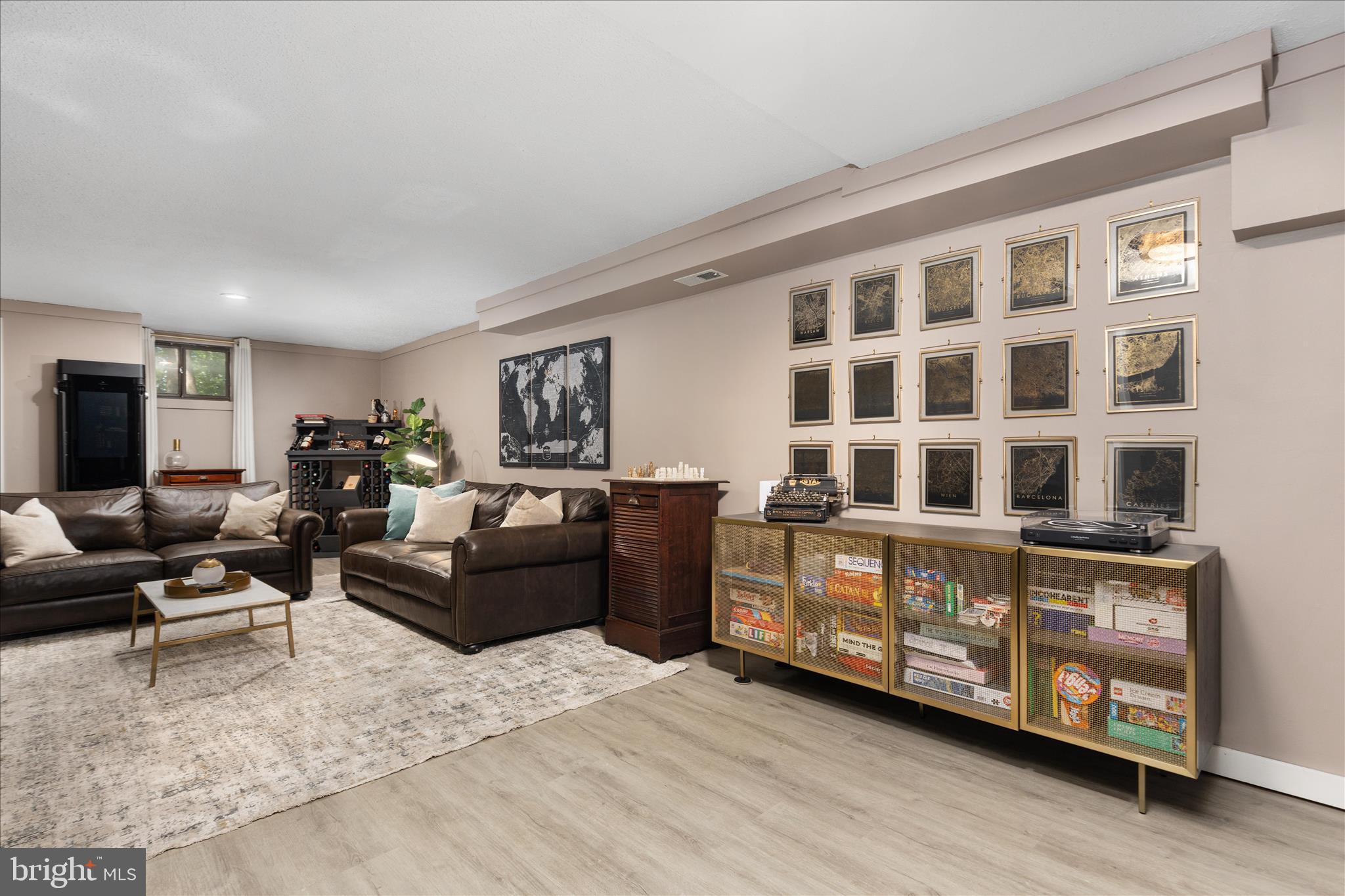 RESTON - Residential