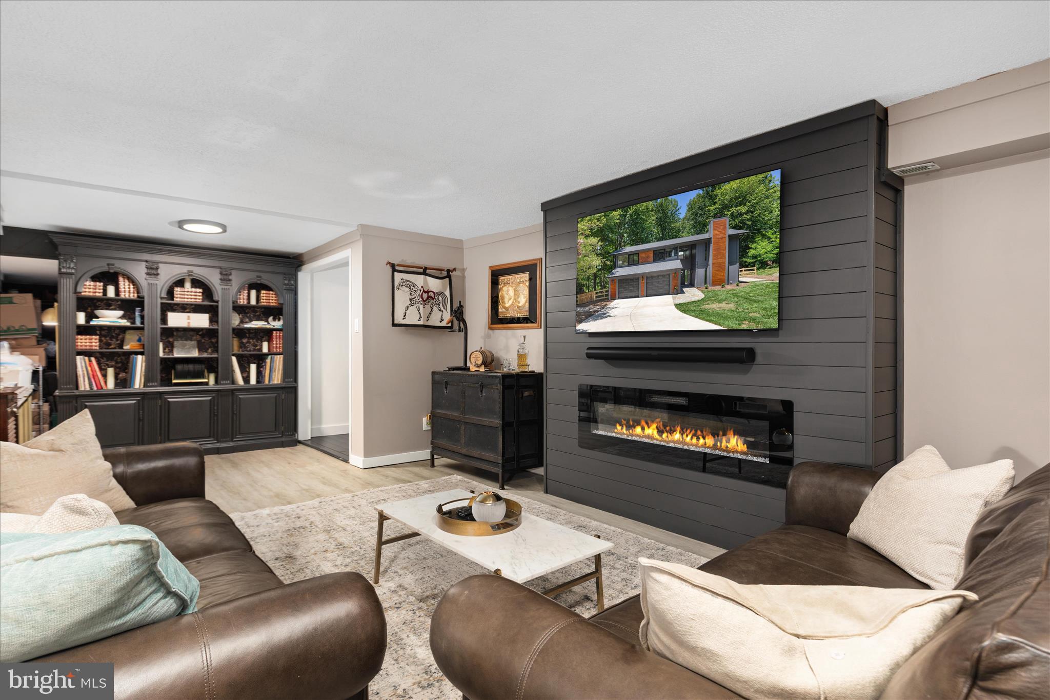 RESTON - Residential