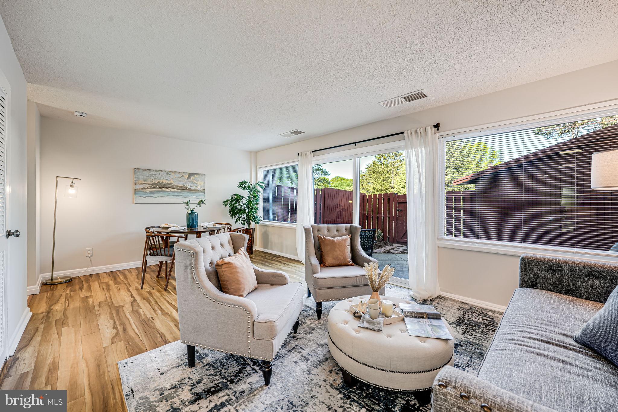 DULLES PARK TOWNHOUSES - Residential