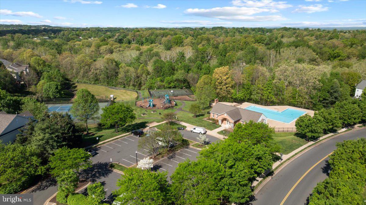 GREAT FALLS CHASE - Residential