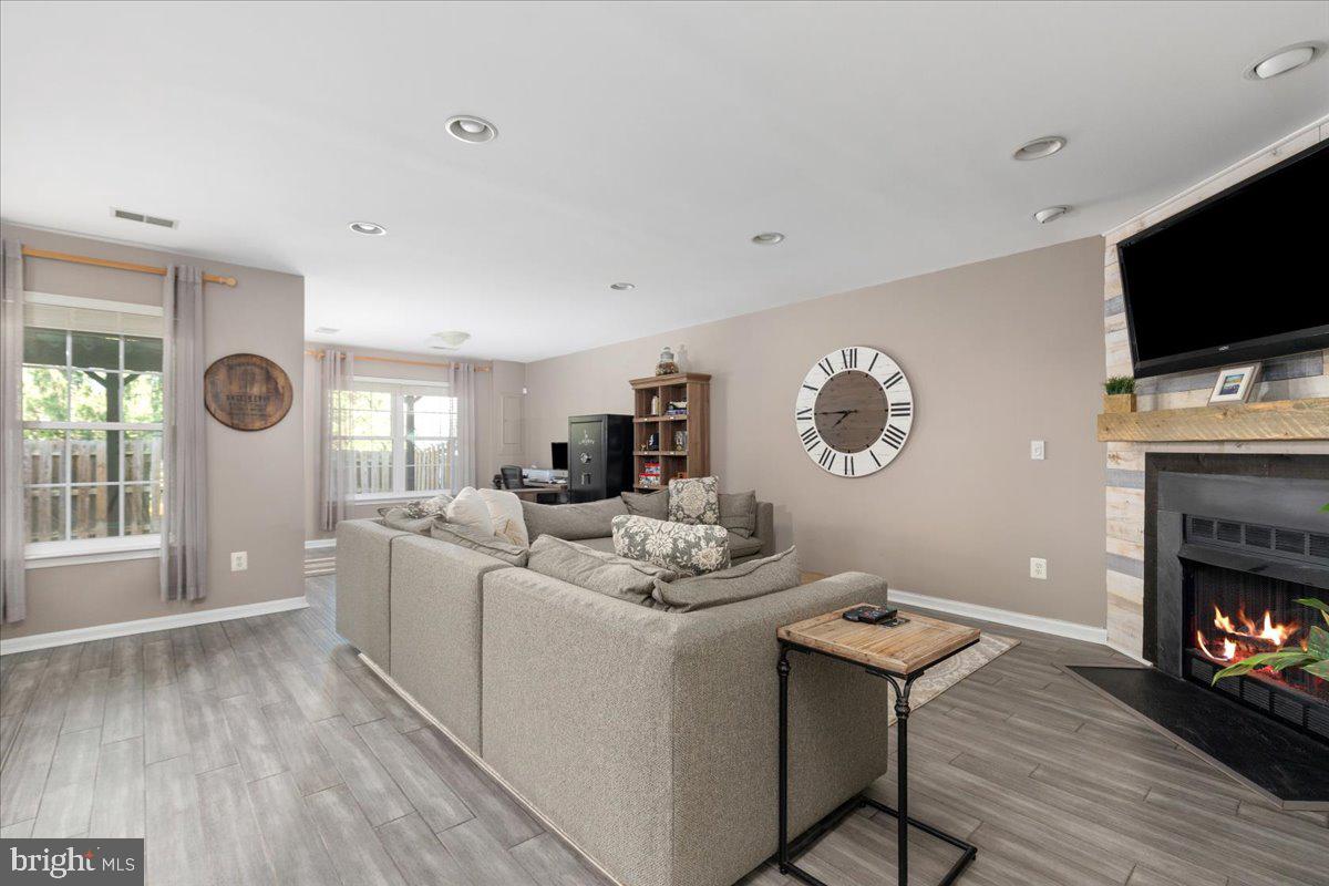 GREAT FALLS CHASE - Residential