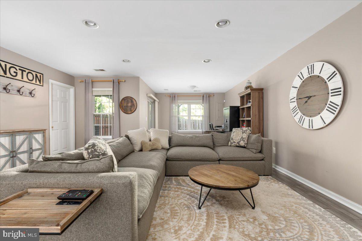 GREAT FALLS CHASE - Residential
