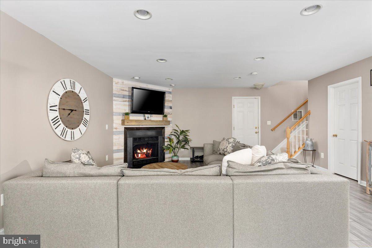 GREAT FALLS CHASE - Residential