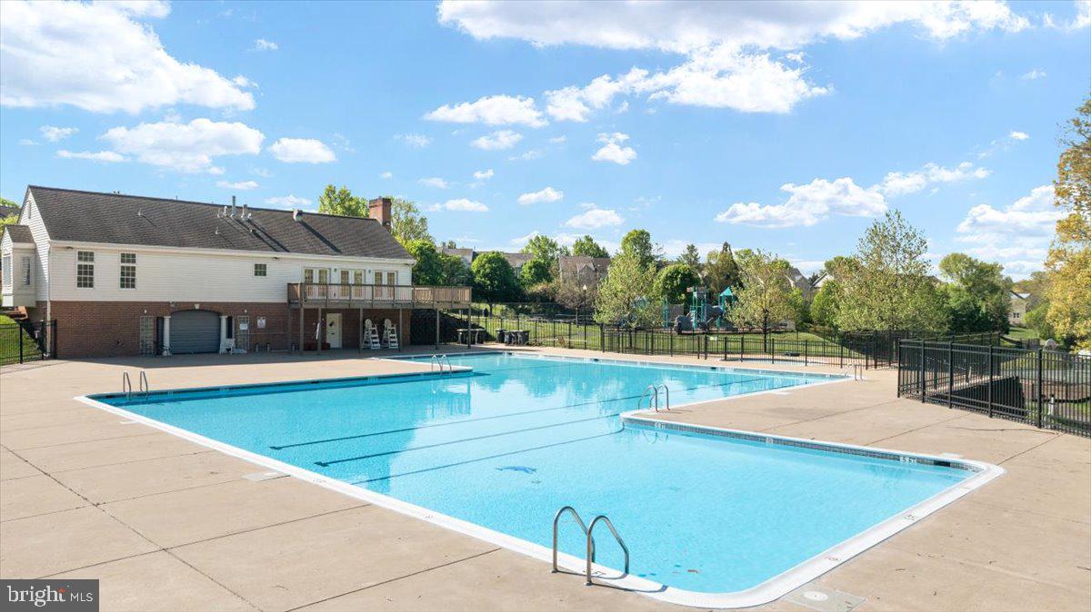 GREAT FALLS CHASE - Residential