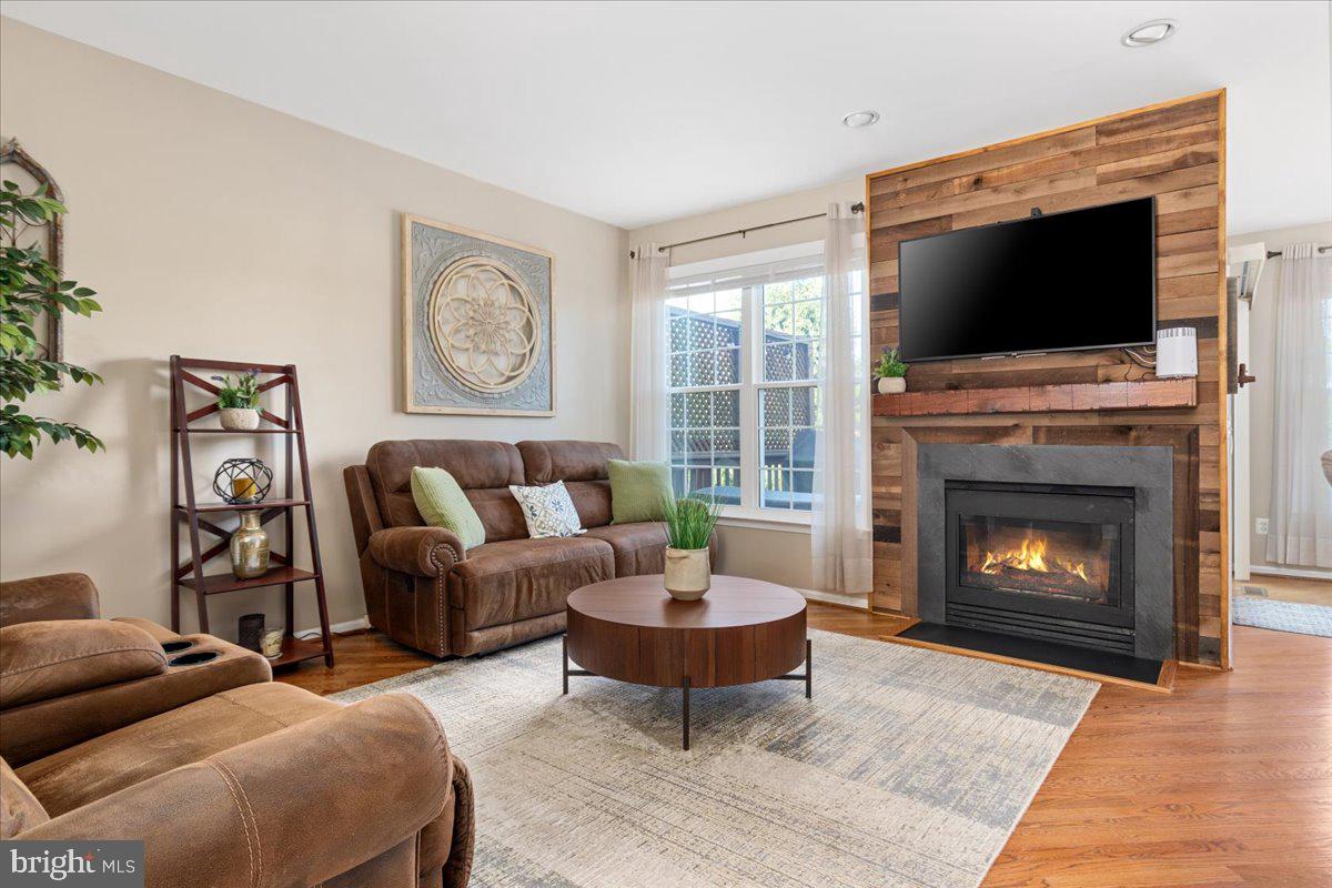 GREAT FALLS CHASE - Residential