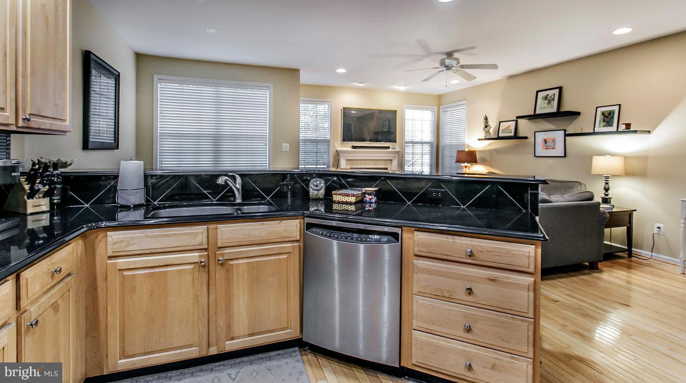 RIVERCREST - Residential