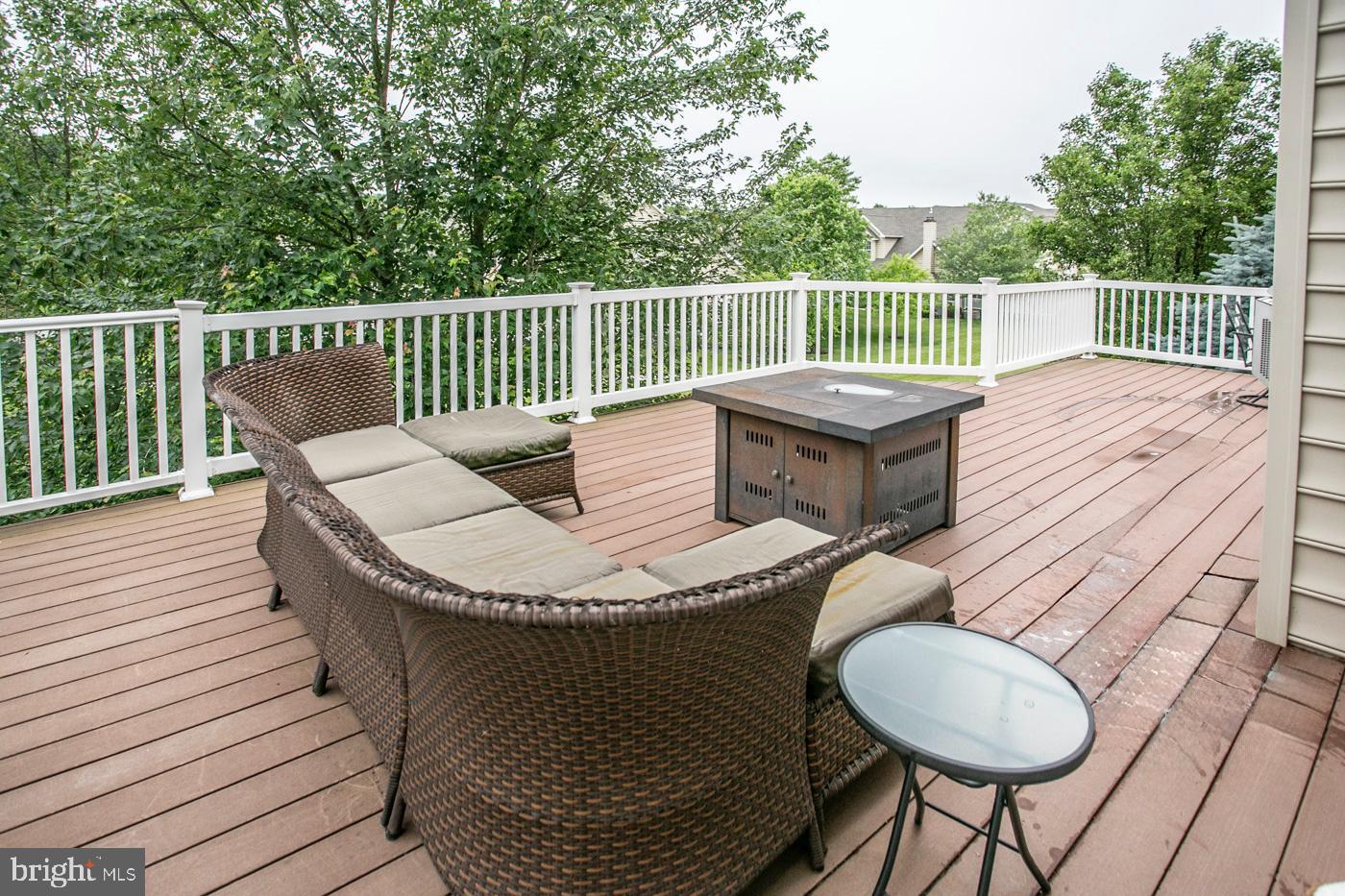 RIVERCREST - Residential