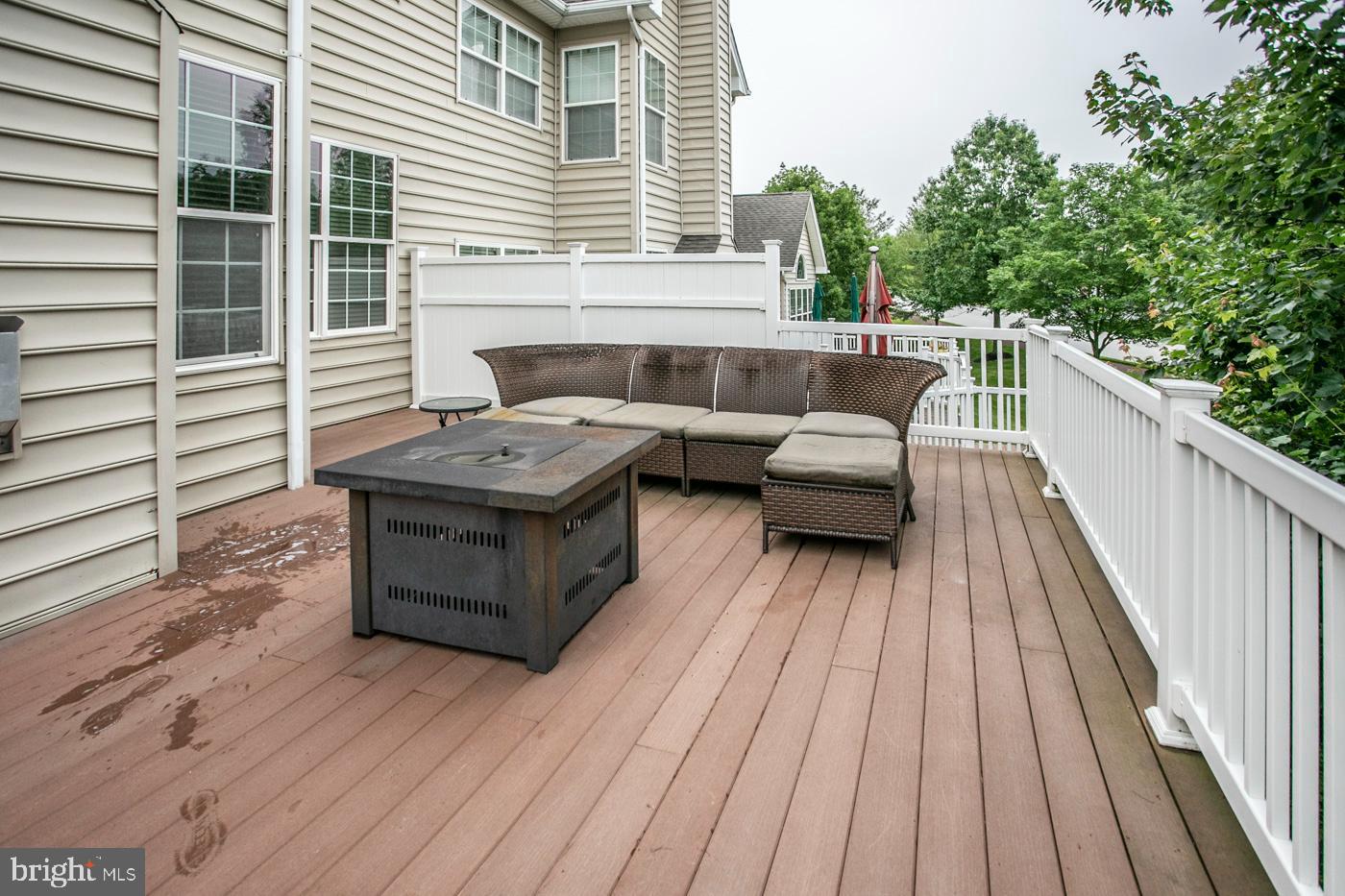 RIVERCREST - Residential