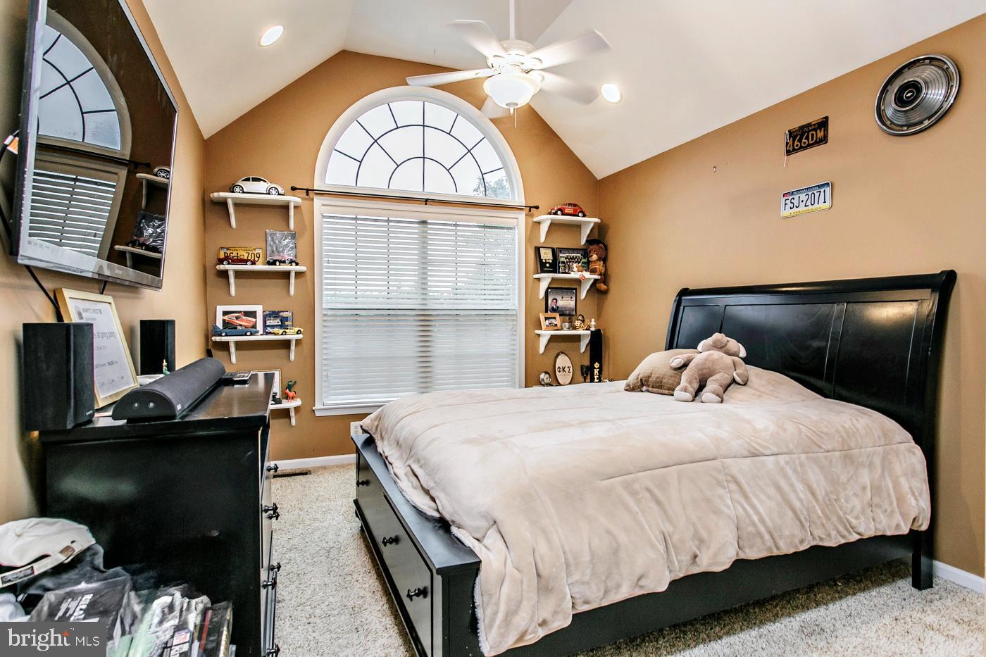 RIVERCREST - Residential