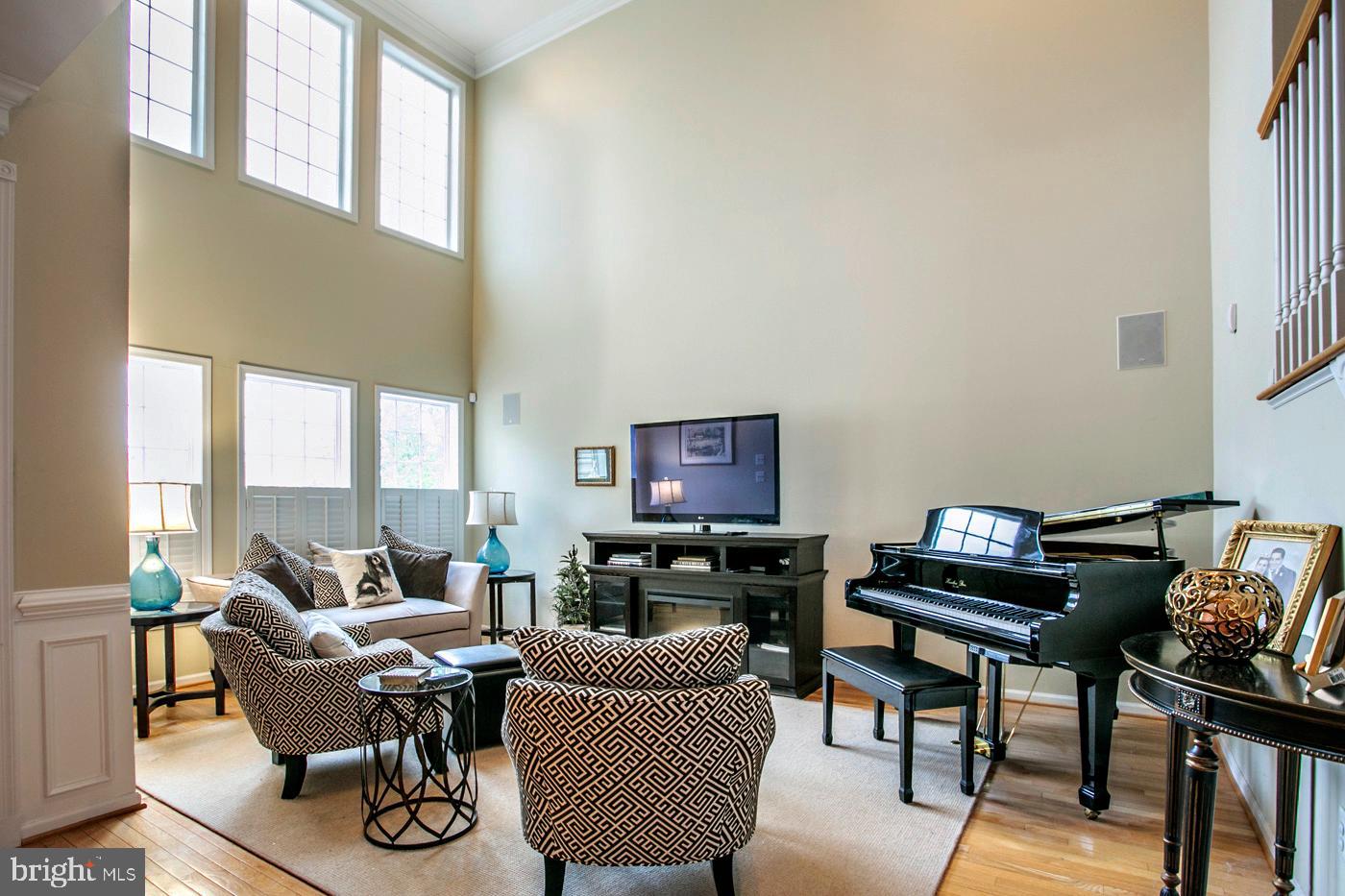 RIVERCREST - Residential