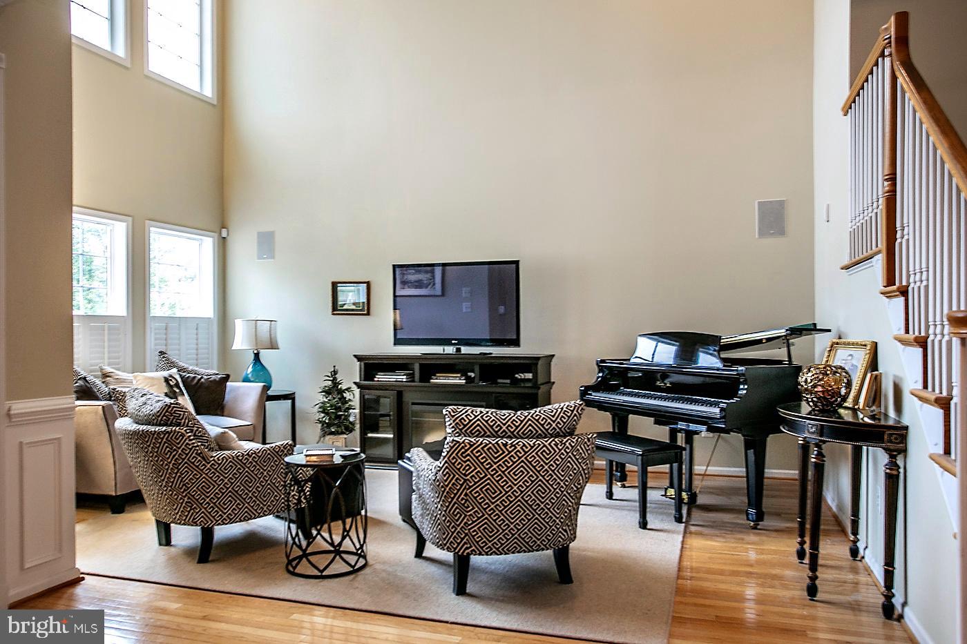 RIVERCREST - Residential