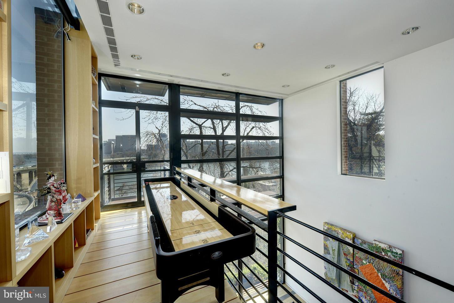 GEORGETOWN - Residential