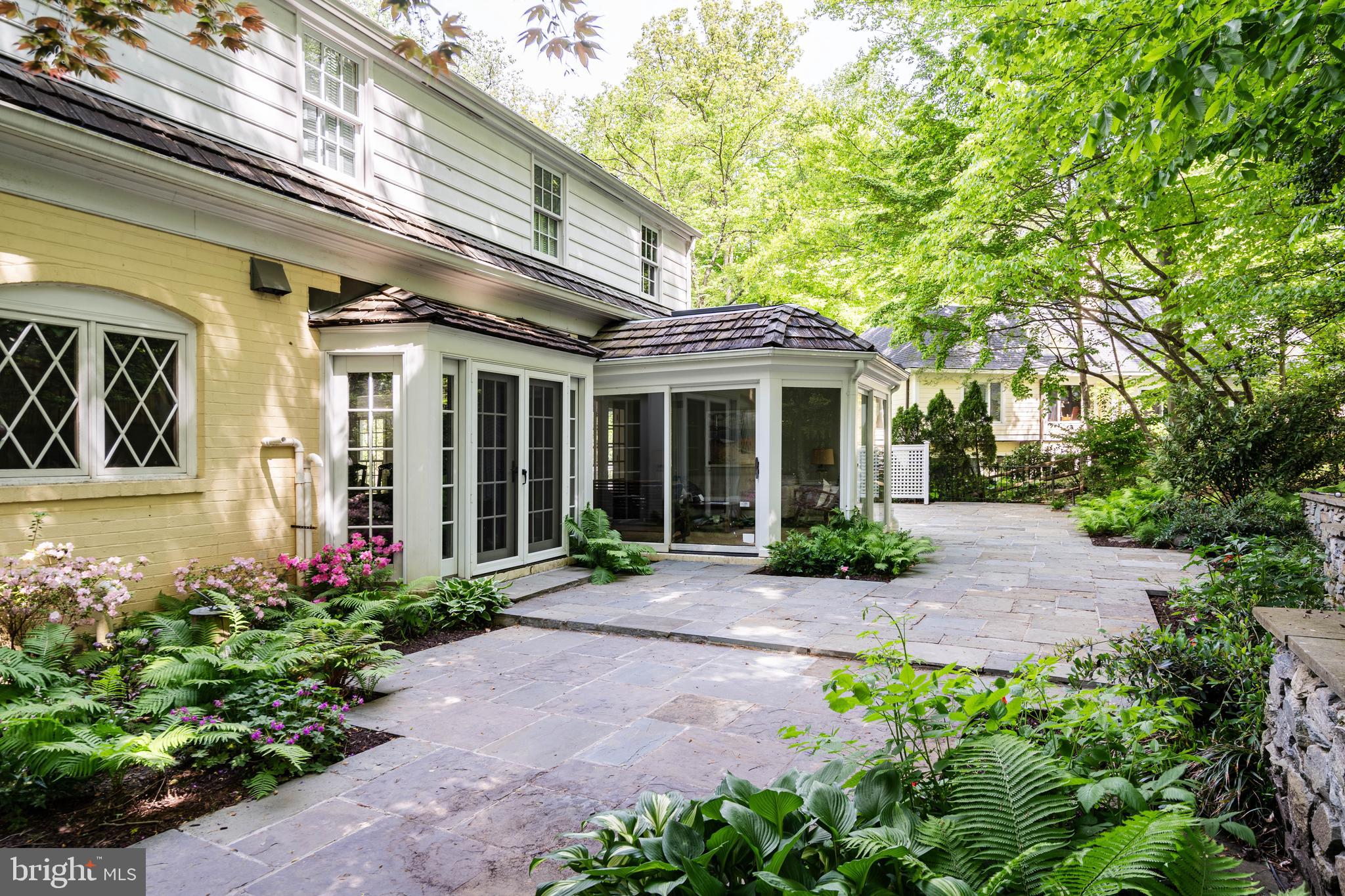 BRADLEY HILLS GROVE - Residential