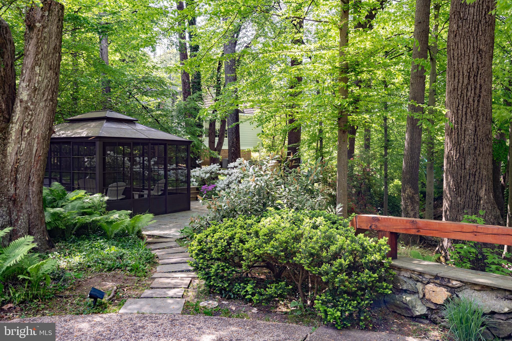 BRADLEY HILLS GROVE - Residential