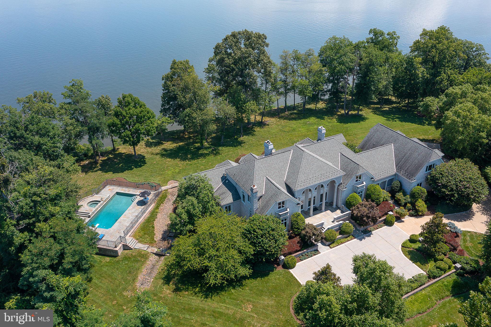 STONE MANOR - Residential