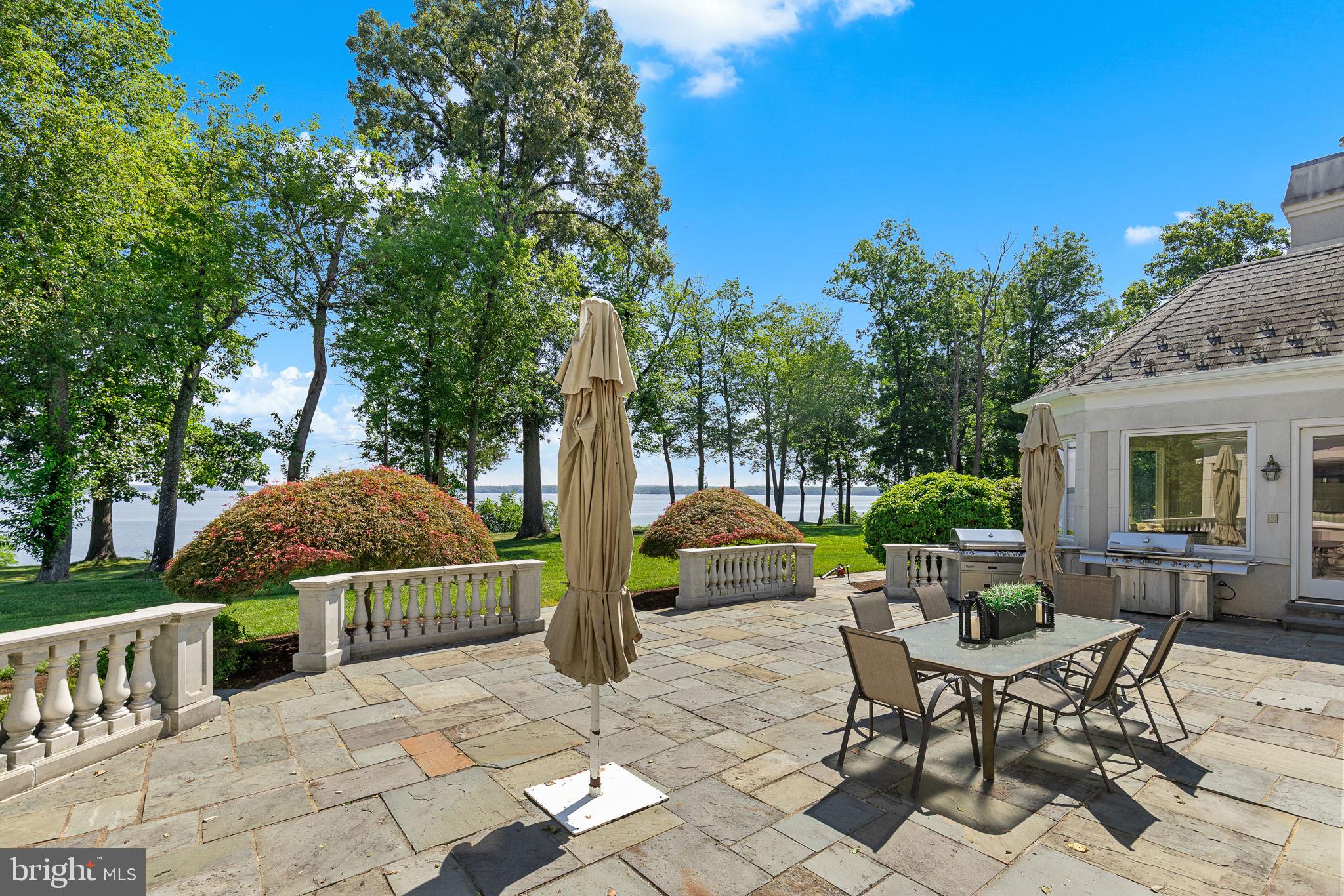 STONE MANOR - Residential