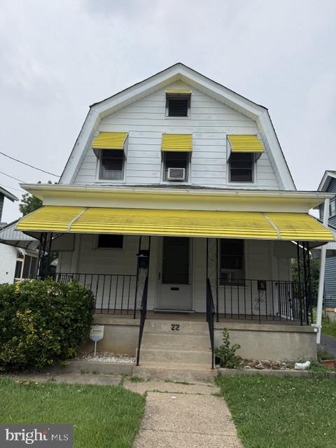 Welcome to 22 W Roland Rd! This 3 bedroom 2 bath home comes with a seldom seen detached garage for this this area. The home is being sold AS-IS and needs renovations. Buyer will be responsible for paying transfer tax and for obtaining UO.