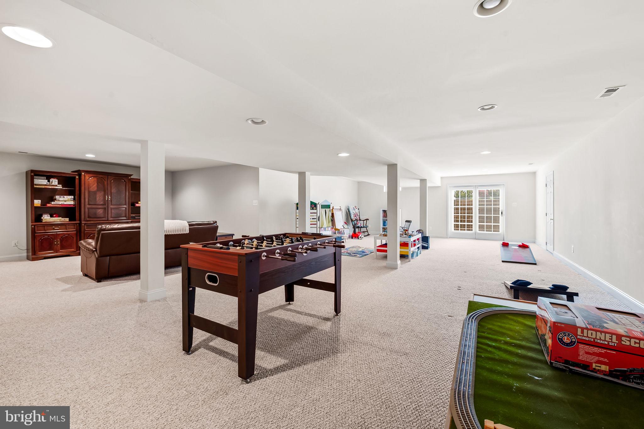 THE ESTATES AT CEDARDAY - Residential
