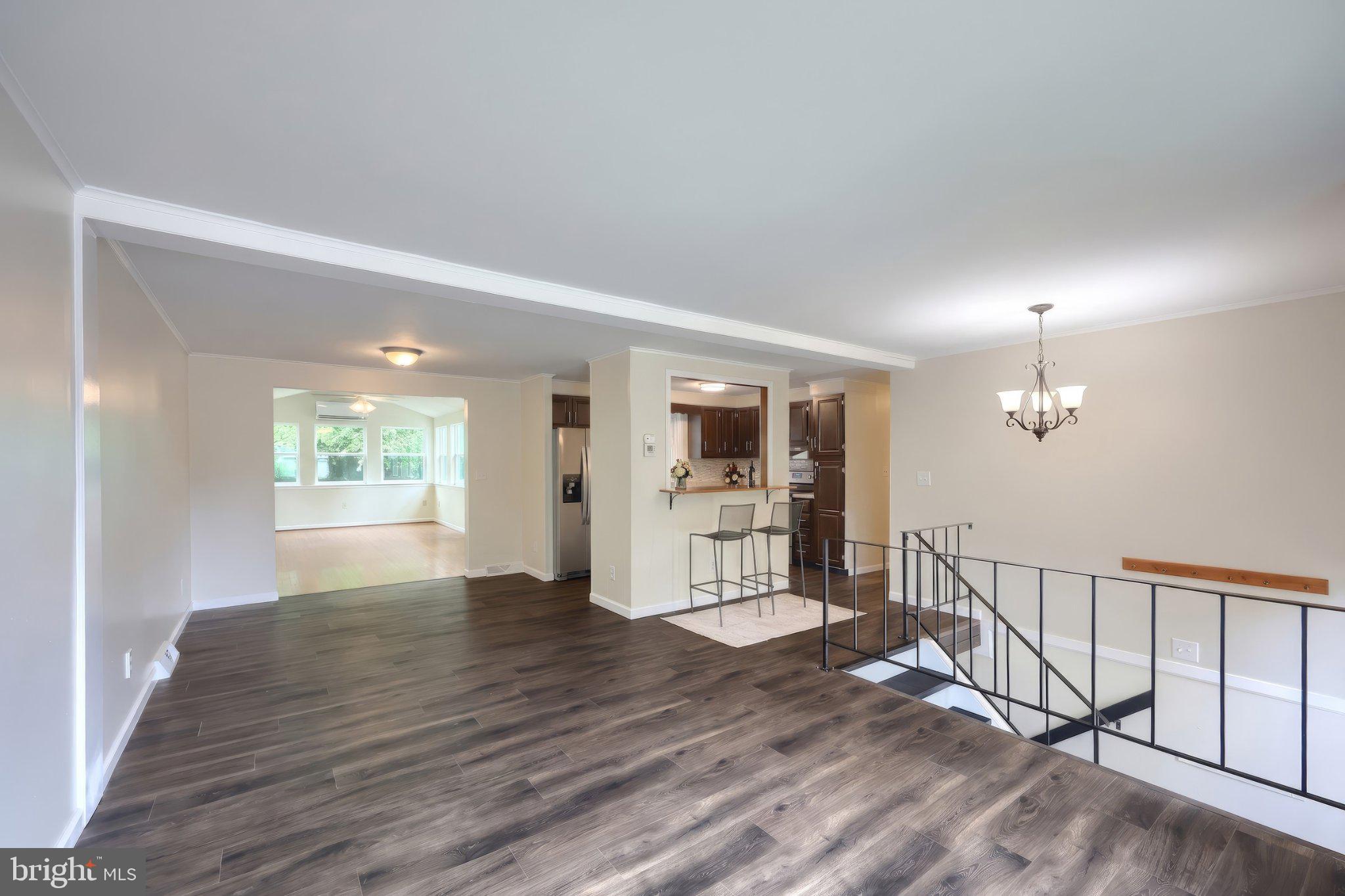 DELWOOD MANOR - Residential
