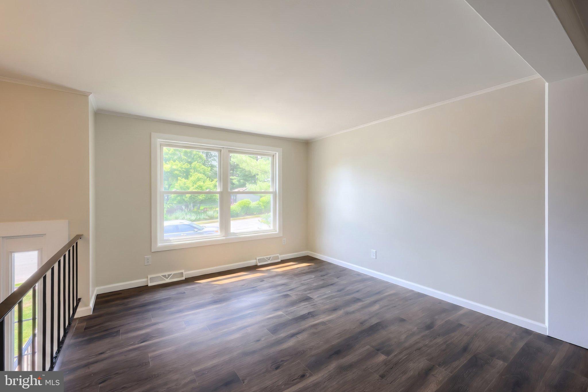 DELWOOD MANOR - Residential