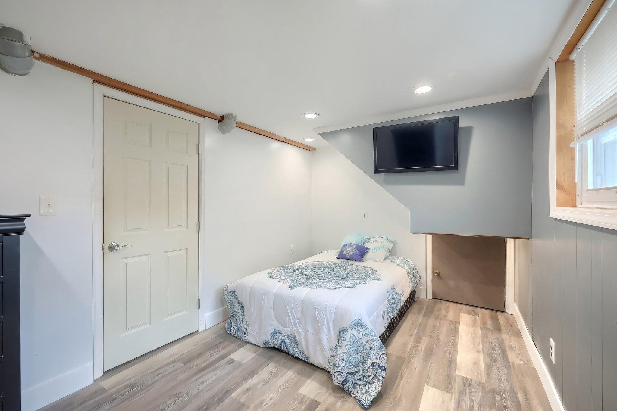 DELWOOD MANOR - Residential