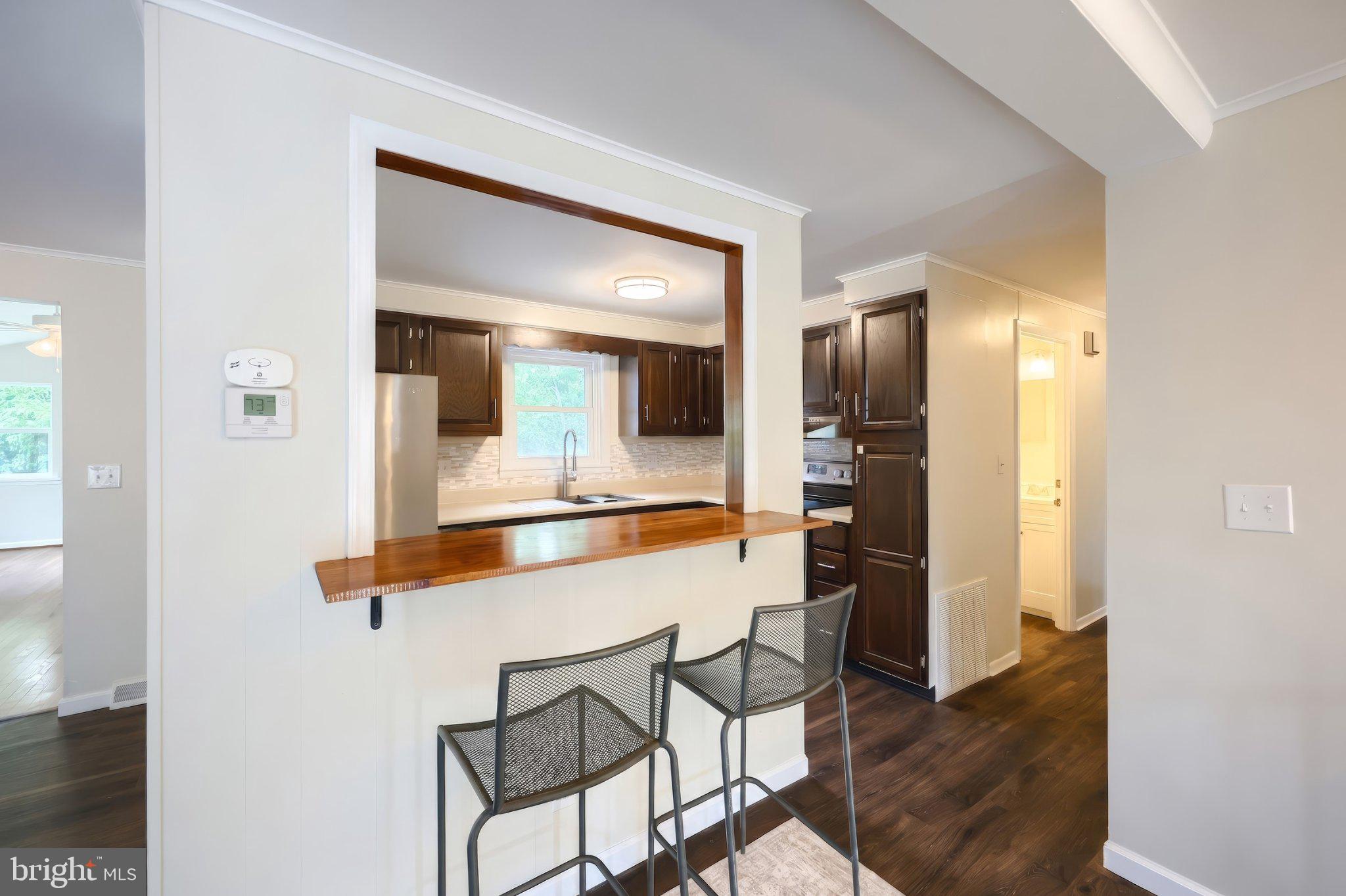 DELWOOD MANOR - Residential