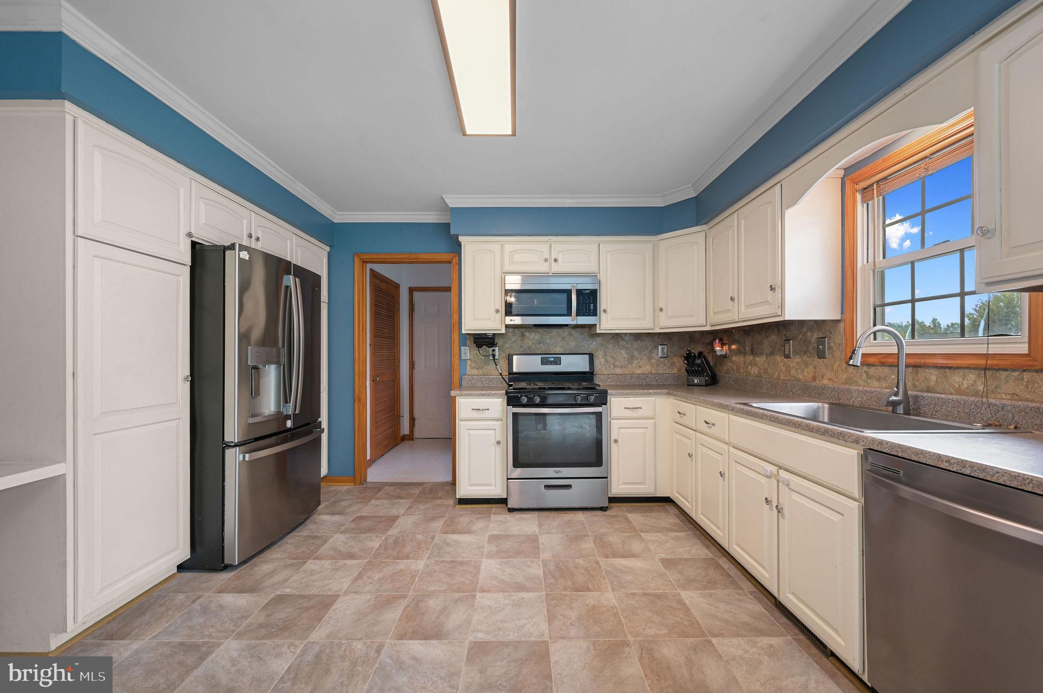 FLOWING ACRES - Residential