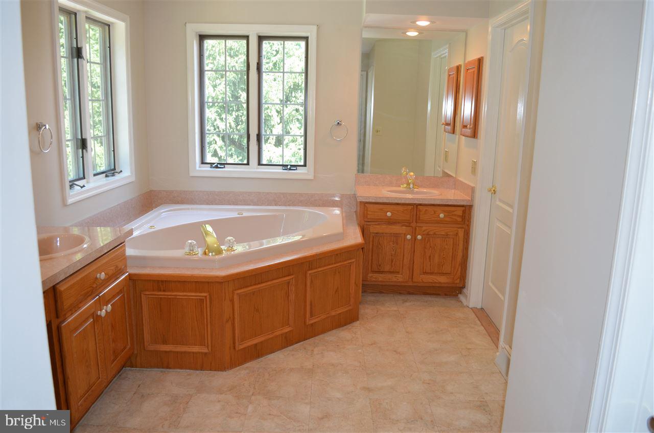 KENDALE HEIGHTS - Residential