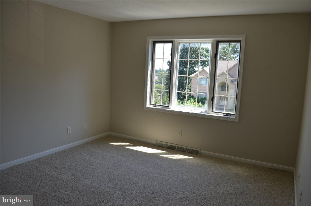 KENDALE HEIGHTS - Residential