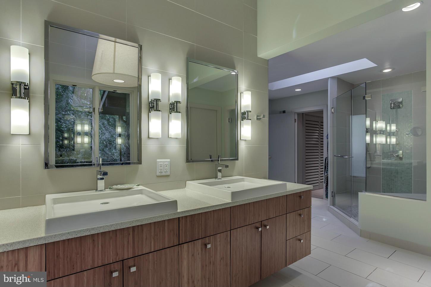 EAGLE ROCK - Residential