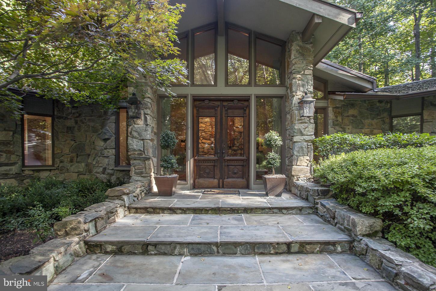 EAGLE ROCK - Residential
