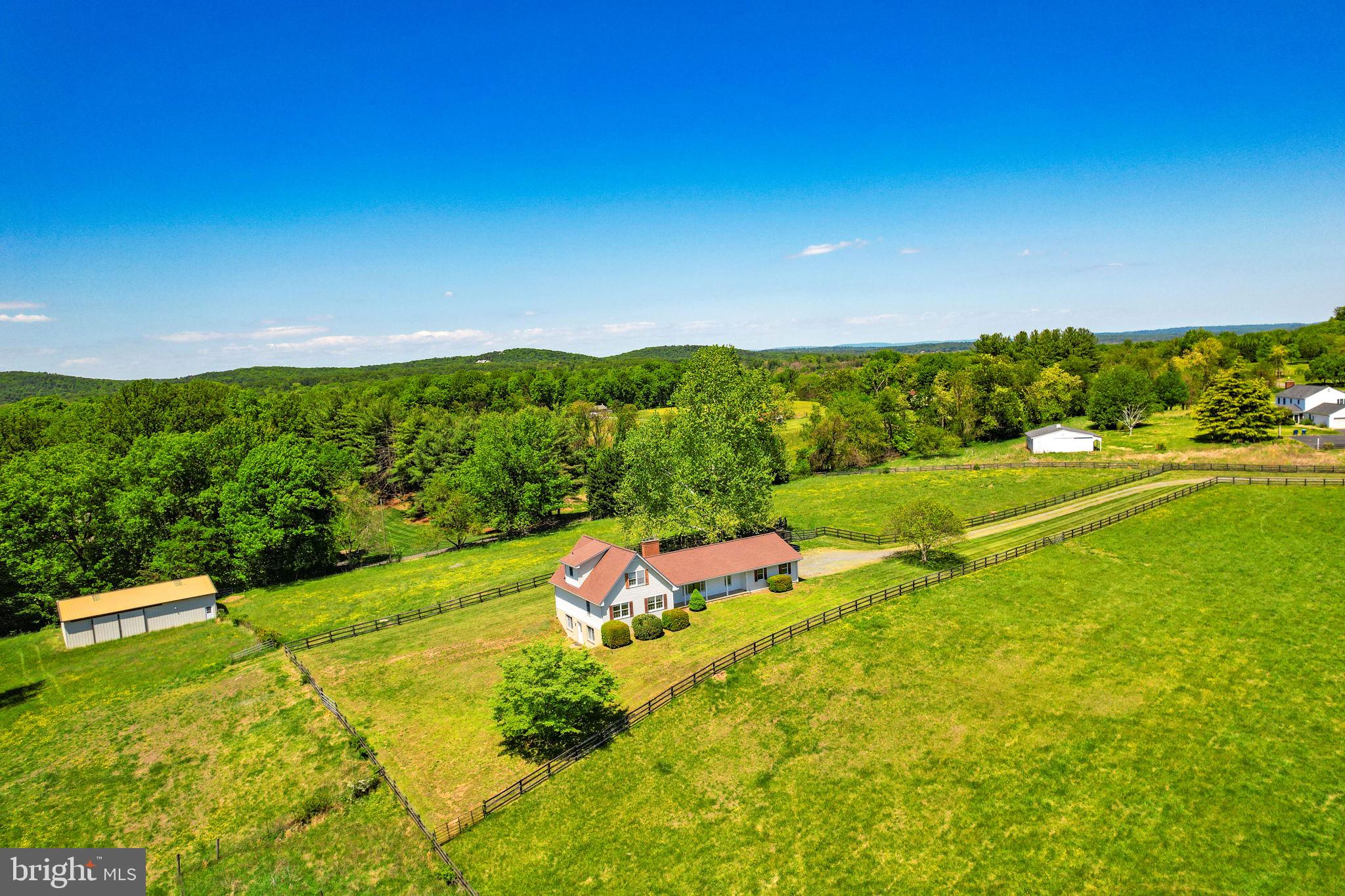 HUNTINGDONSHIRE HILLS - Residential
