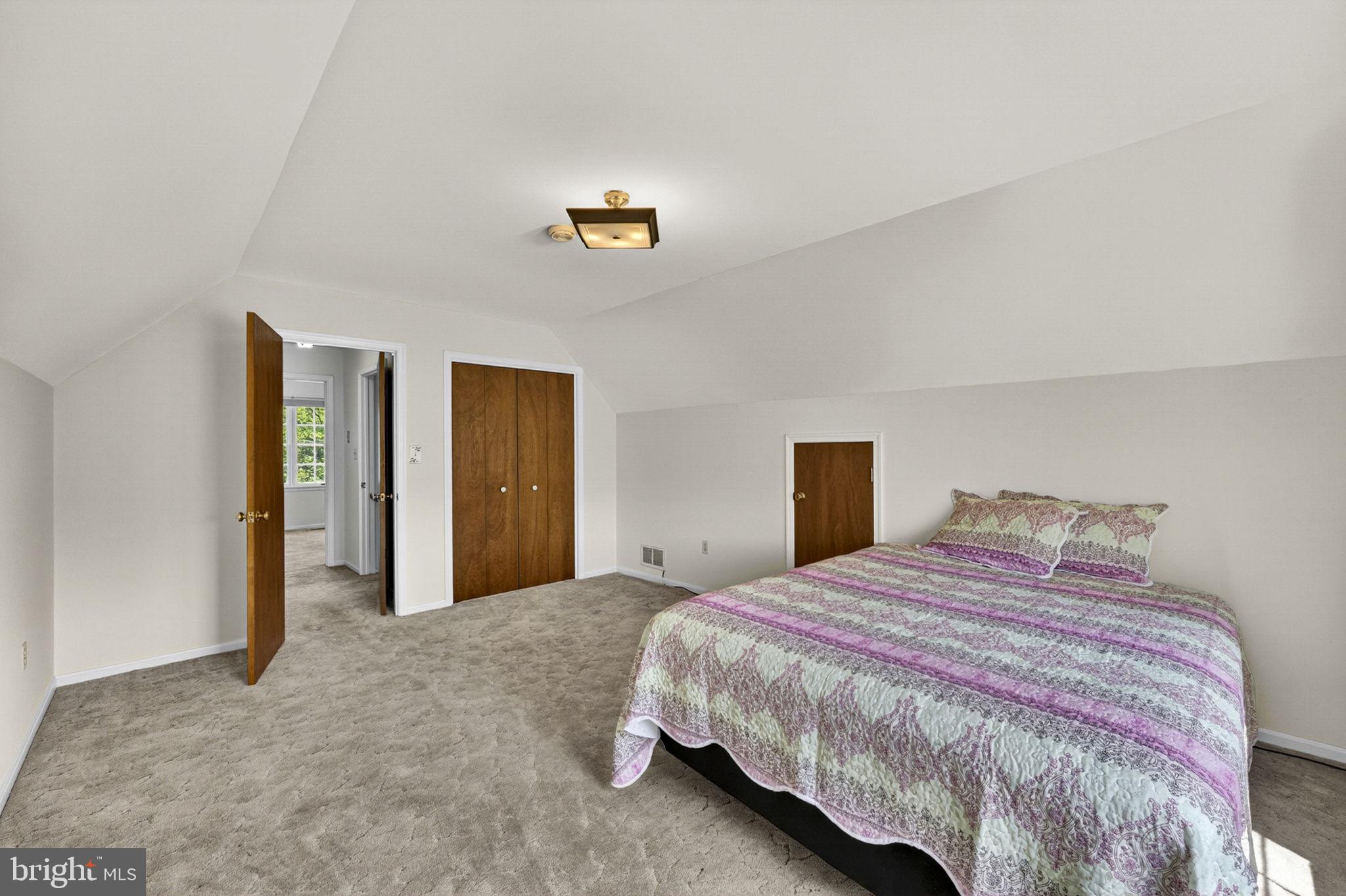 HUNTINGDONSHIRE HILLS - Residential