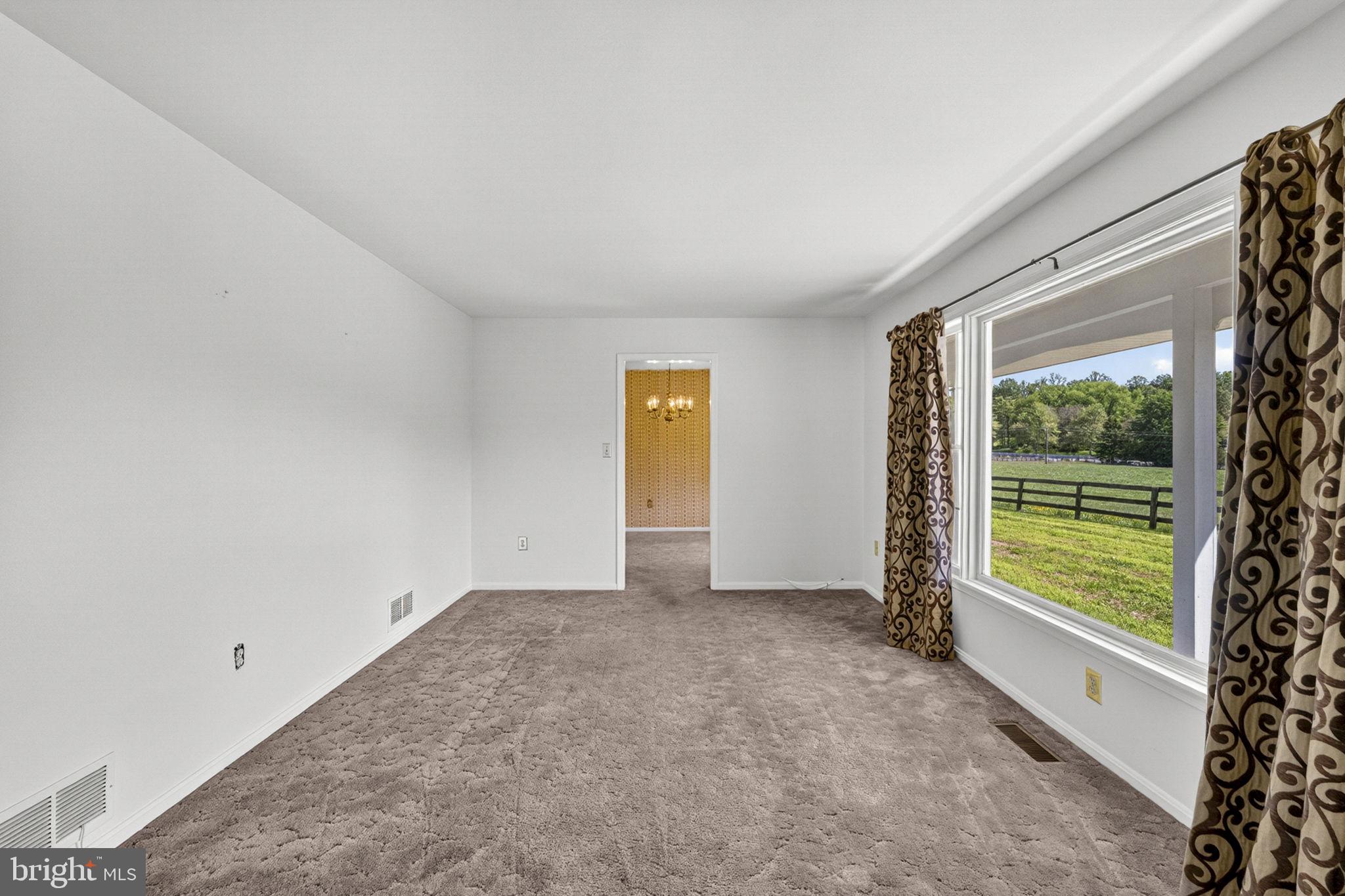 HUNTINGDONSHIRE HILLS - Residential
