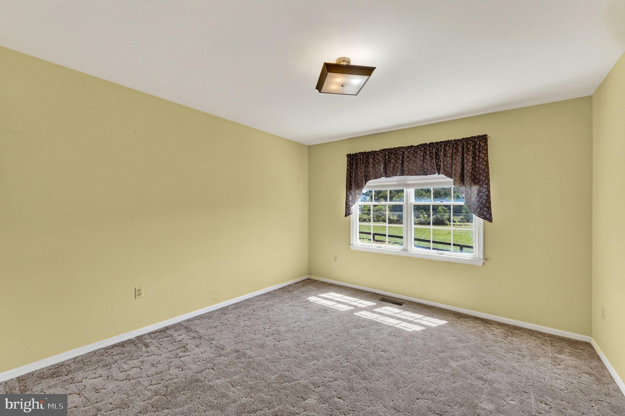 HUNTINGDONSHIRE HILLS - Residential
