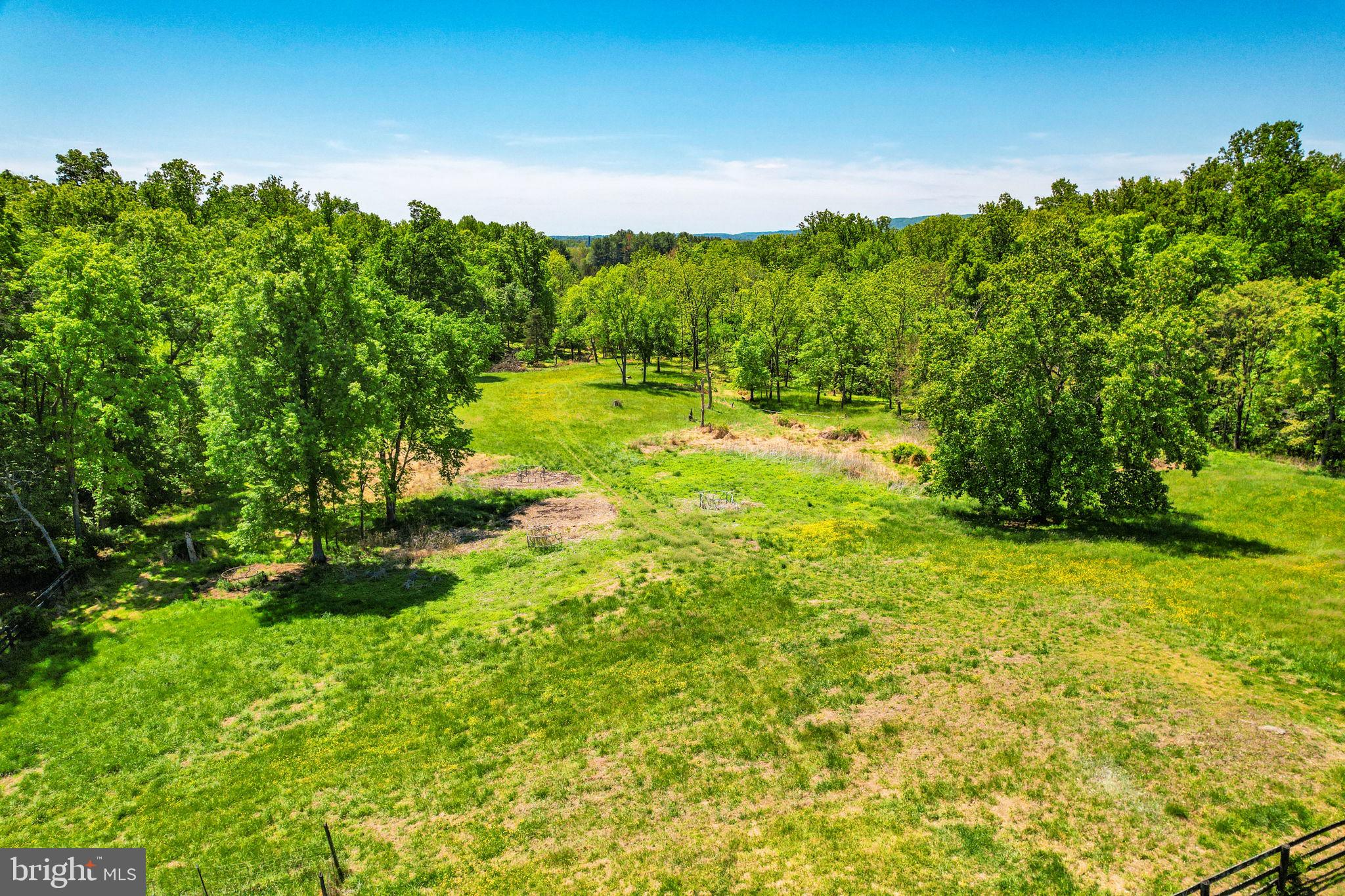 HUNTINGDONSHIRE HILLS - Residential