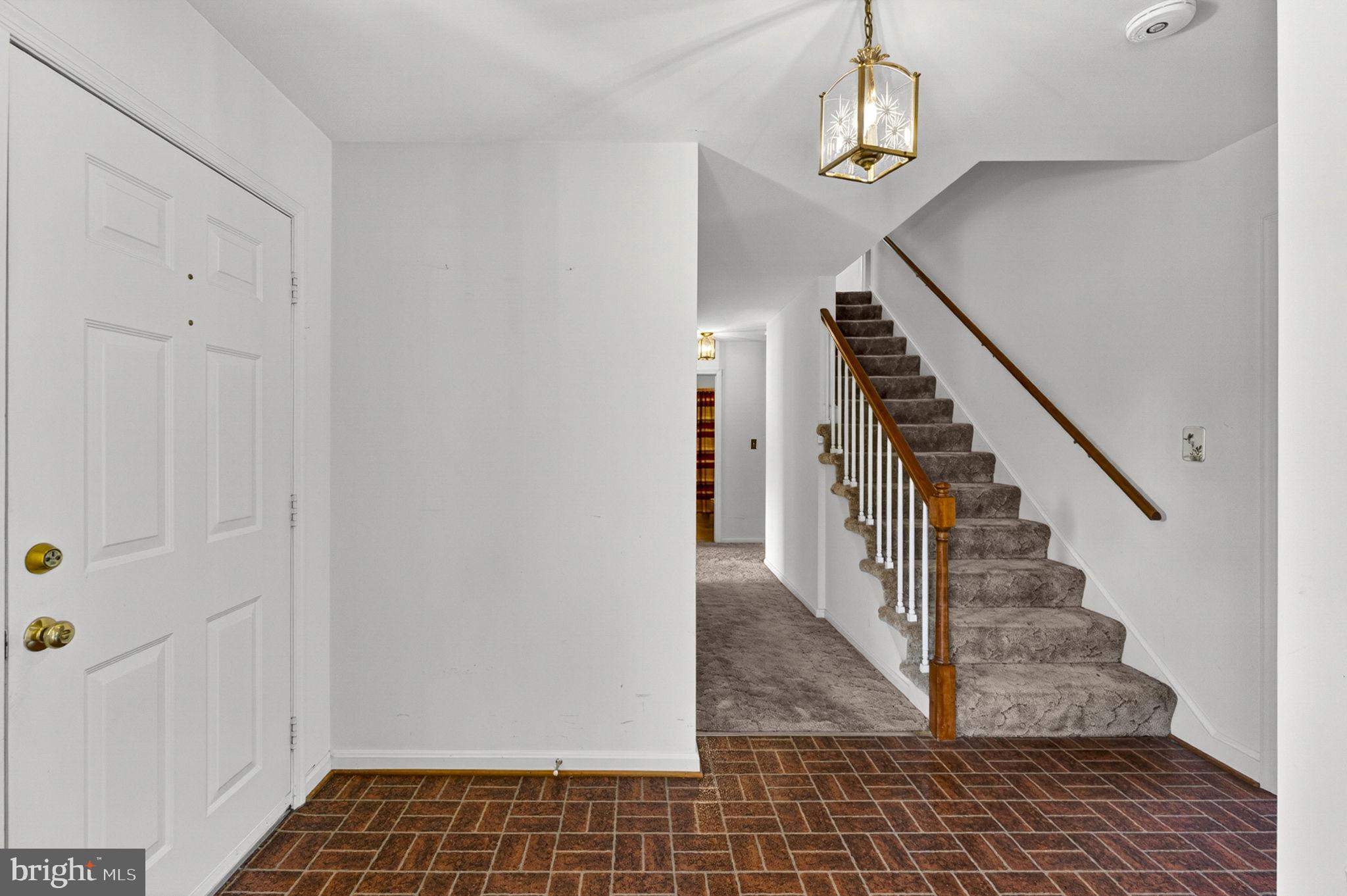 HUNTINGDONSHIRE HILLS - Residential