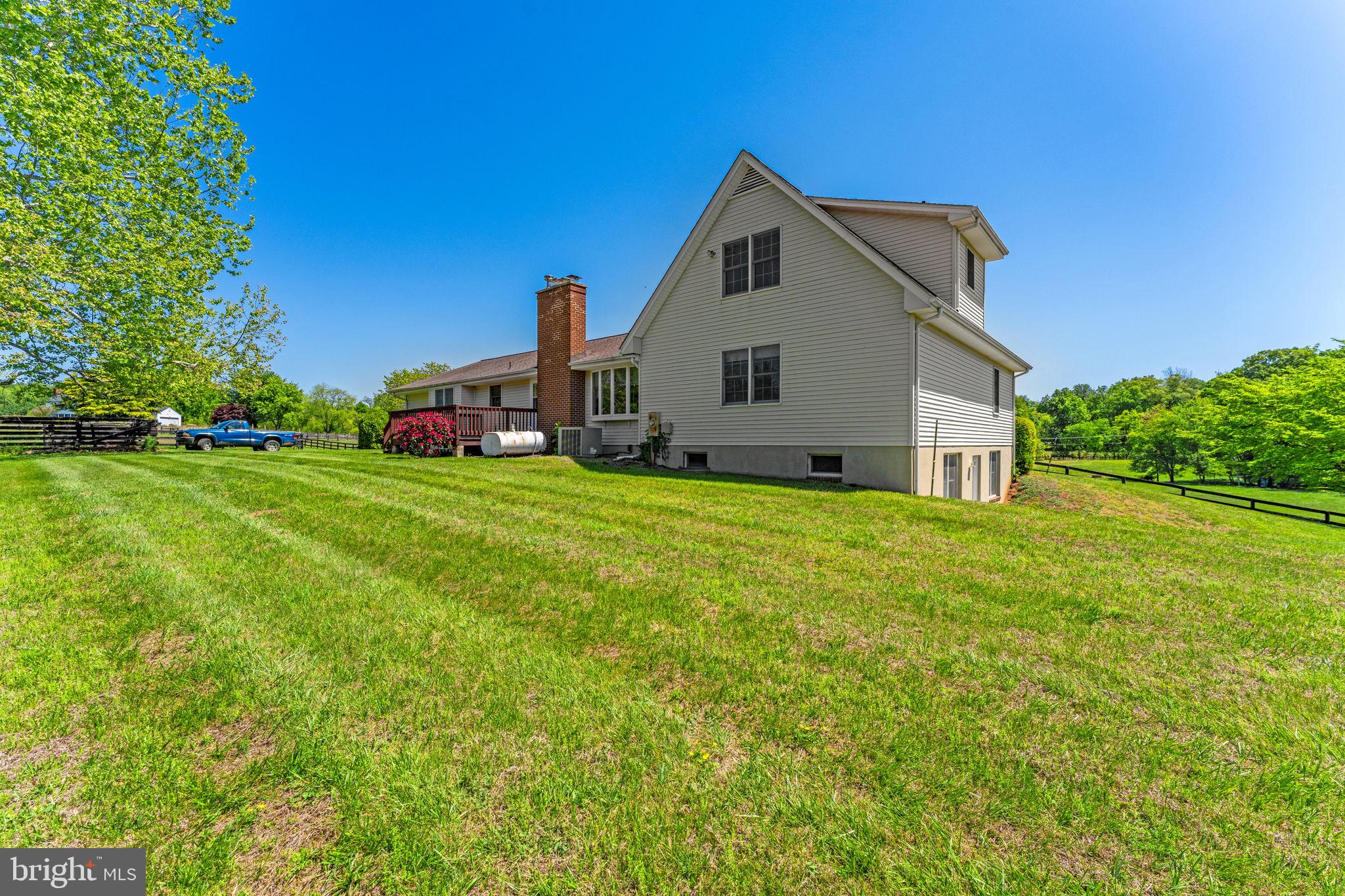 HUNTINGDONSHIRE HILLS - Residential