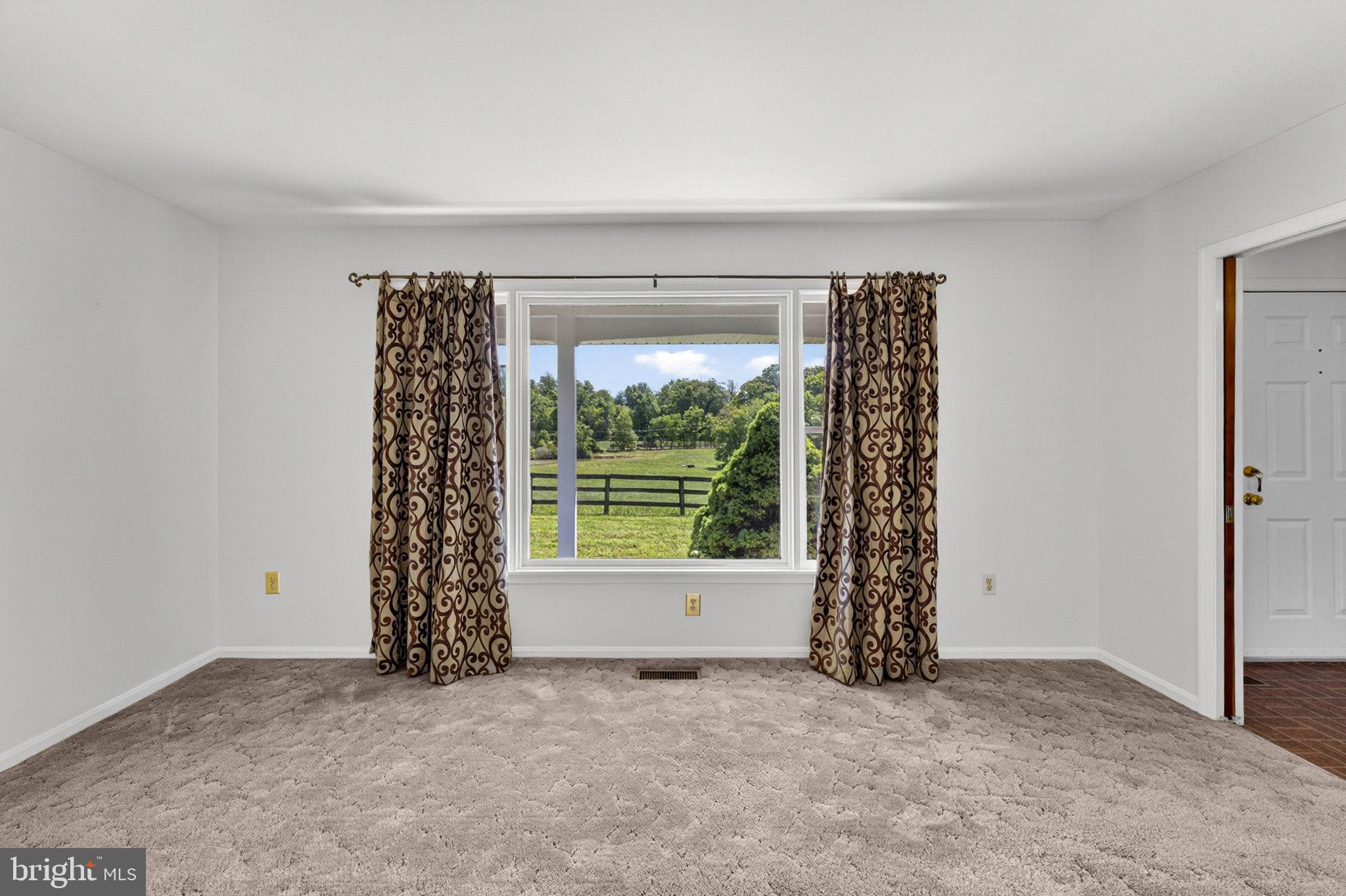 HUNTINGDONSHIRE HILLS - Residential