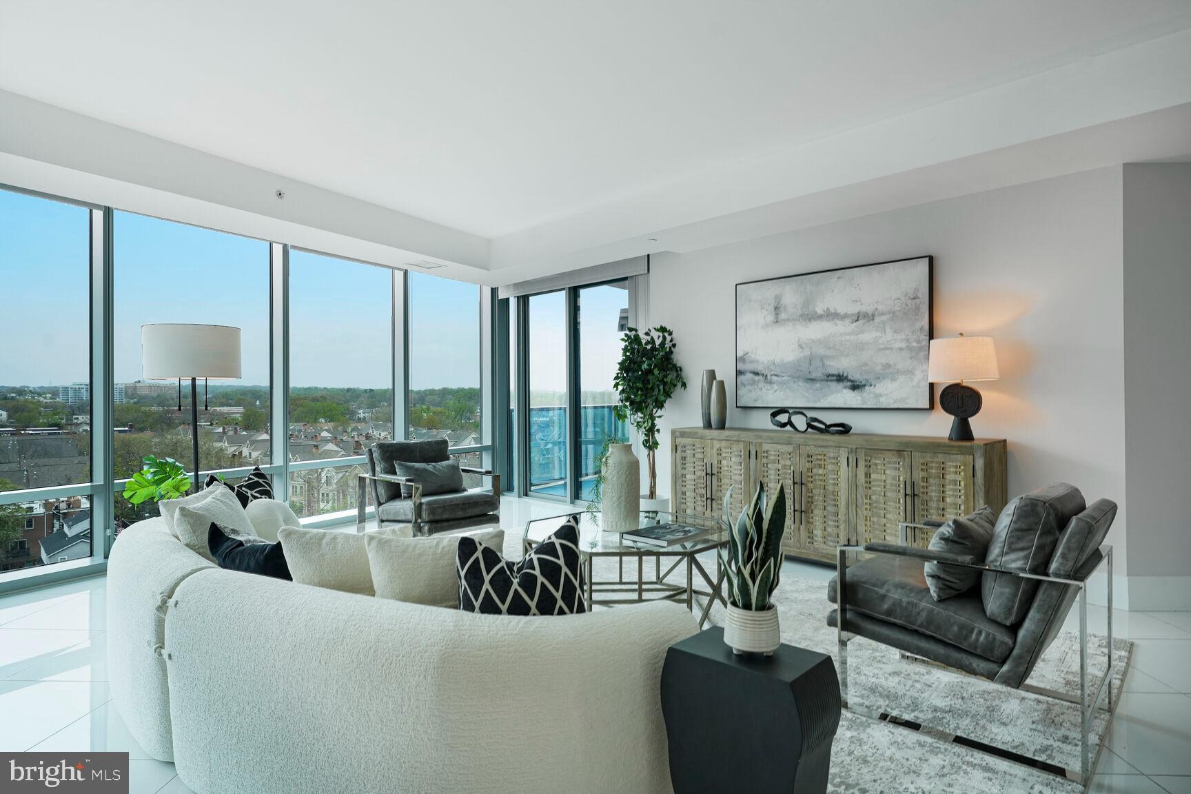 TURNBERRY TOWER - Residential