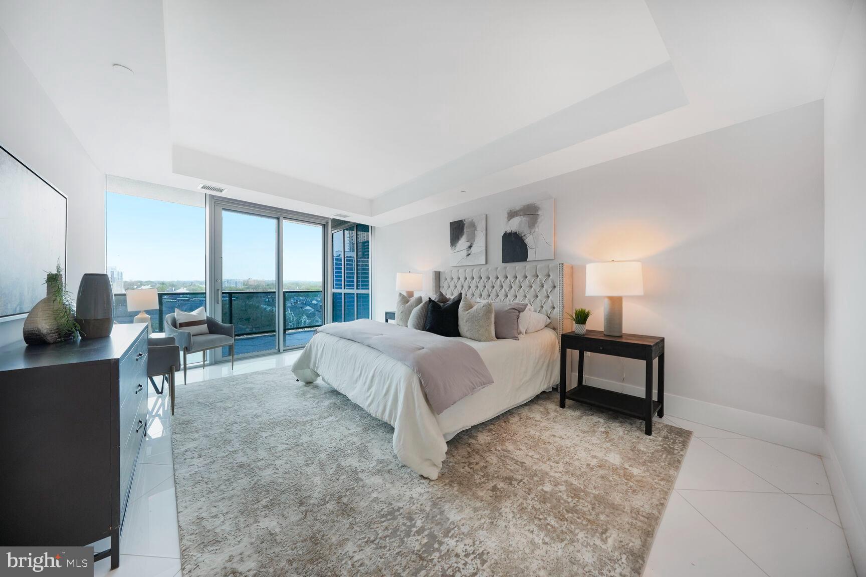 TURNBERRY TOWER - Residential