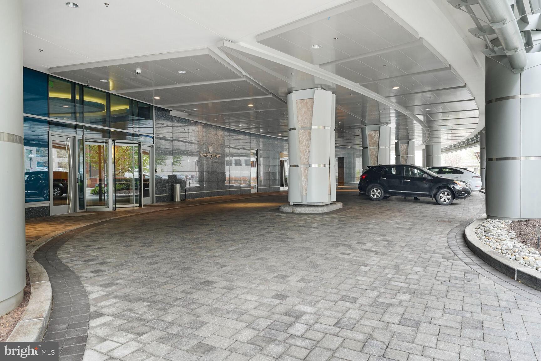 TURNBERRY TOWER - Residential