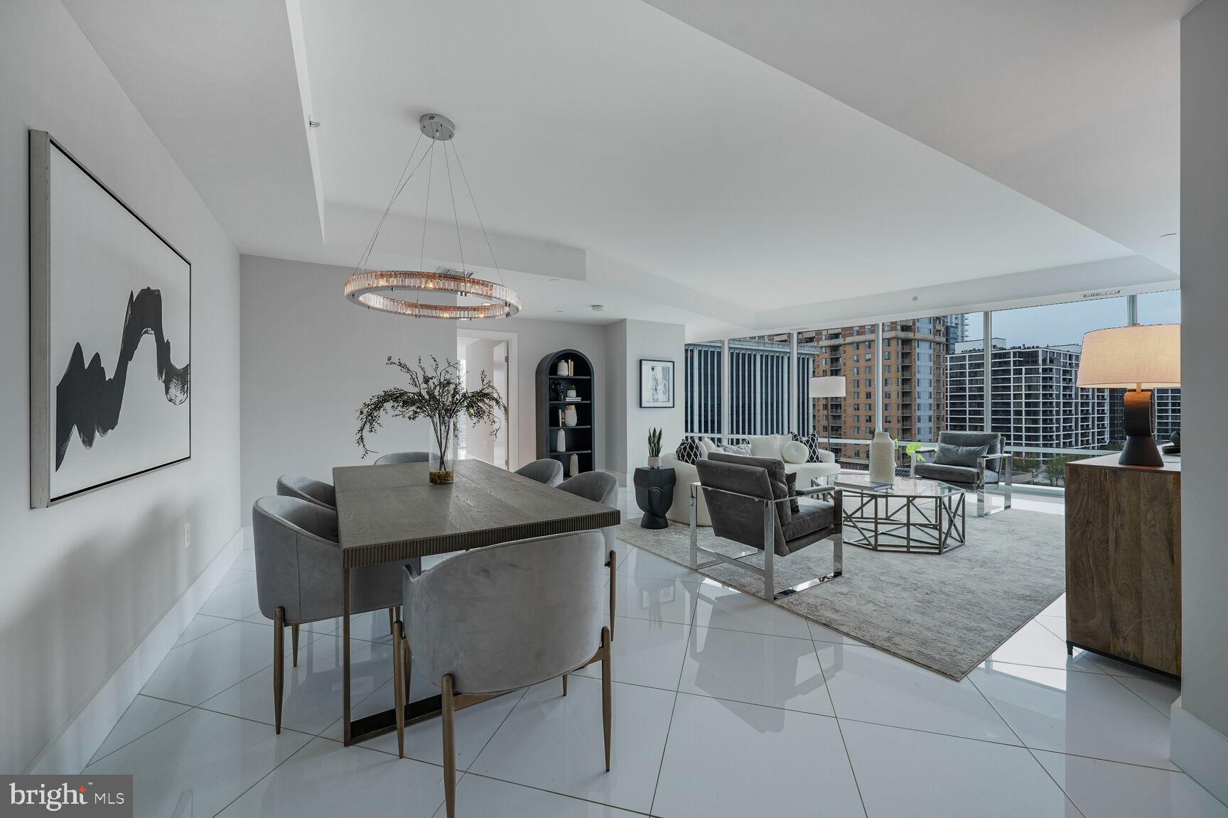 TURNBERRY TOWER - Residential