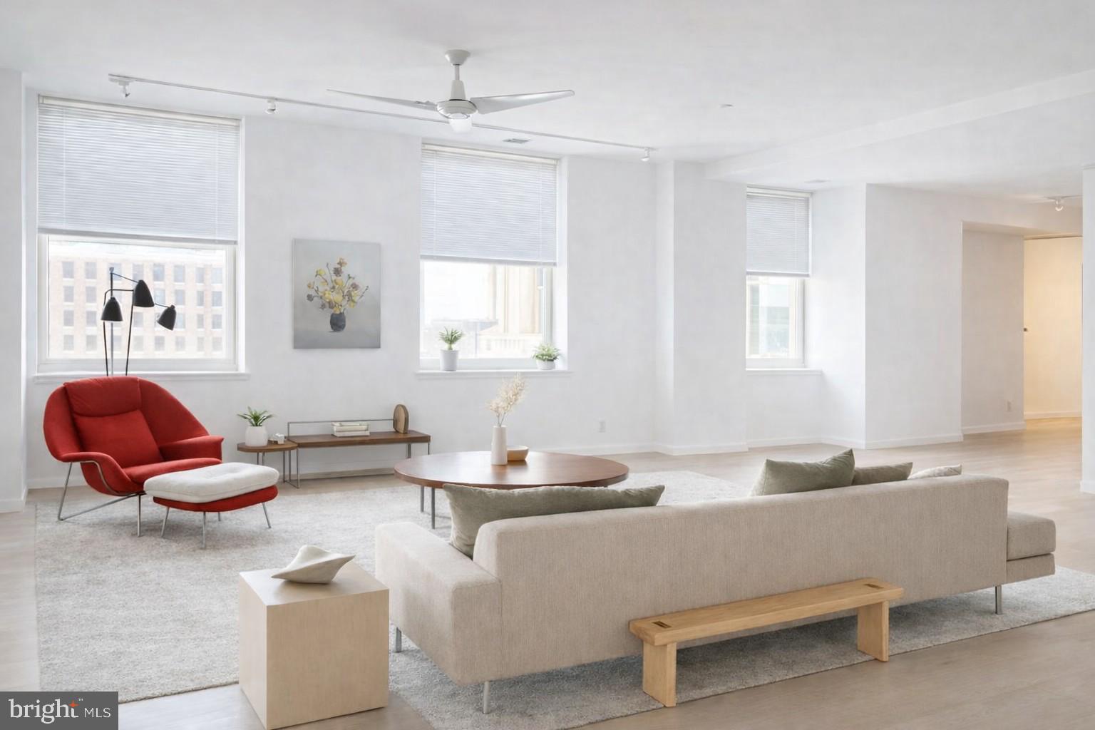 LOGAN SQUARE - Residential
