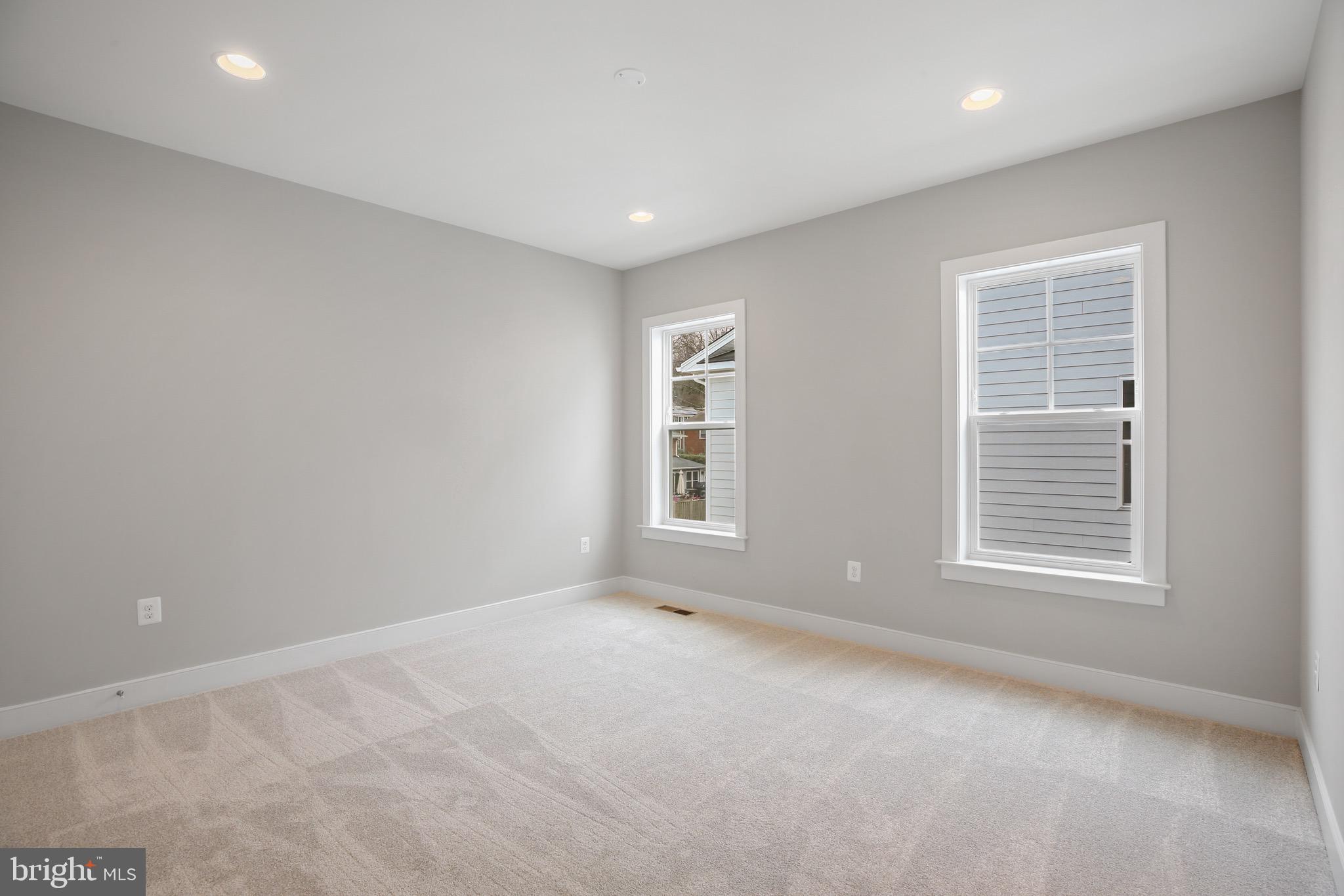 STONEWALL MANOR - Residential